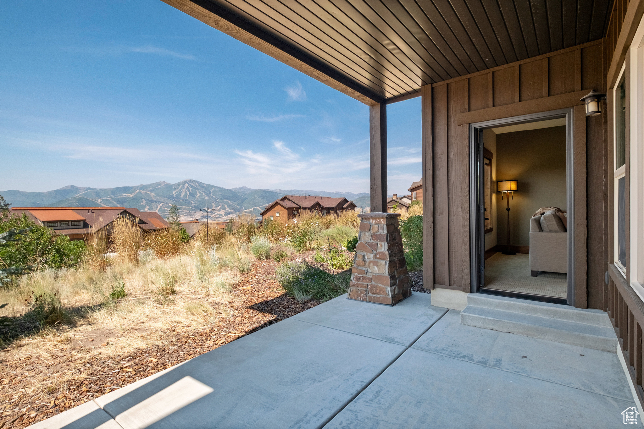 1738 E VIEWSIDE CIR