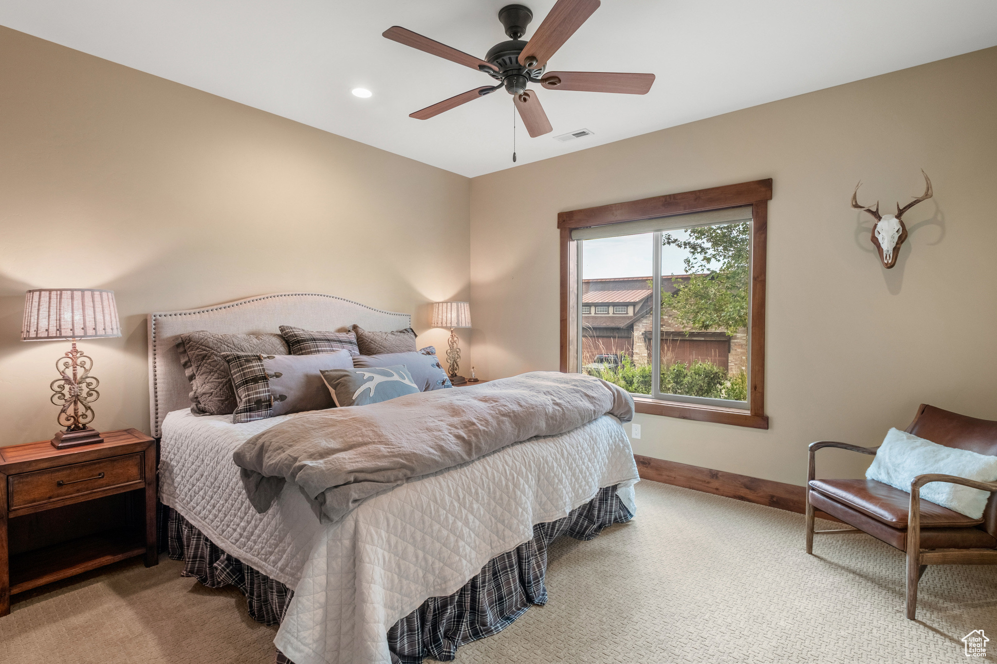 1738 E VIEWSIDE CIR