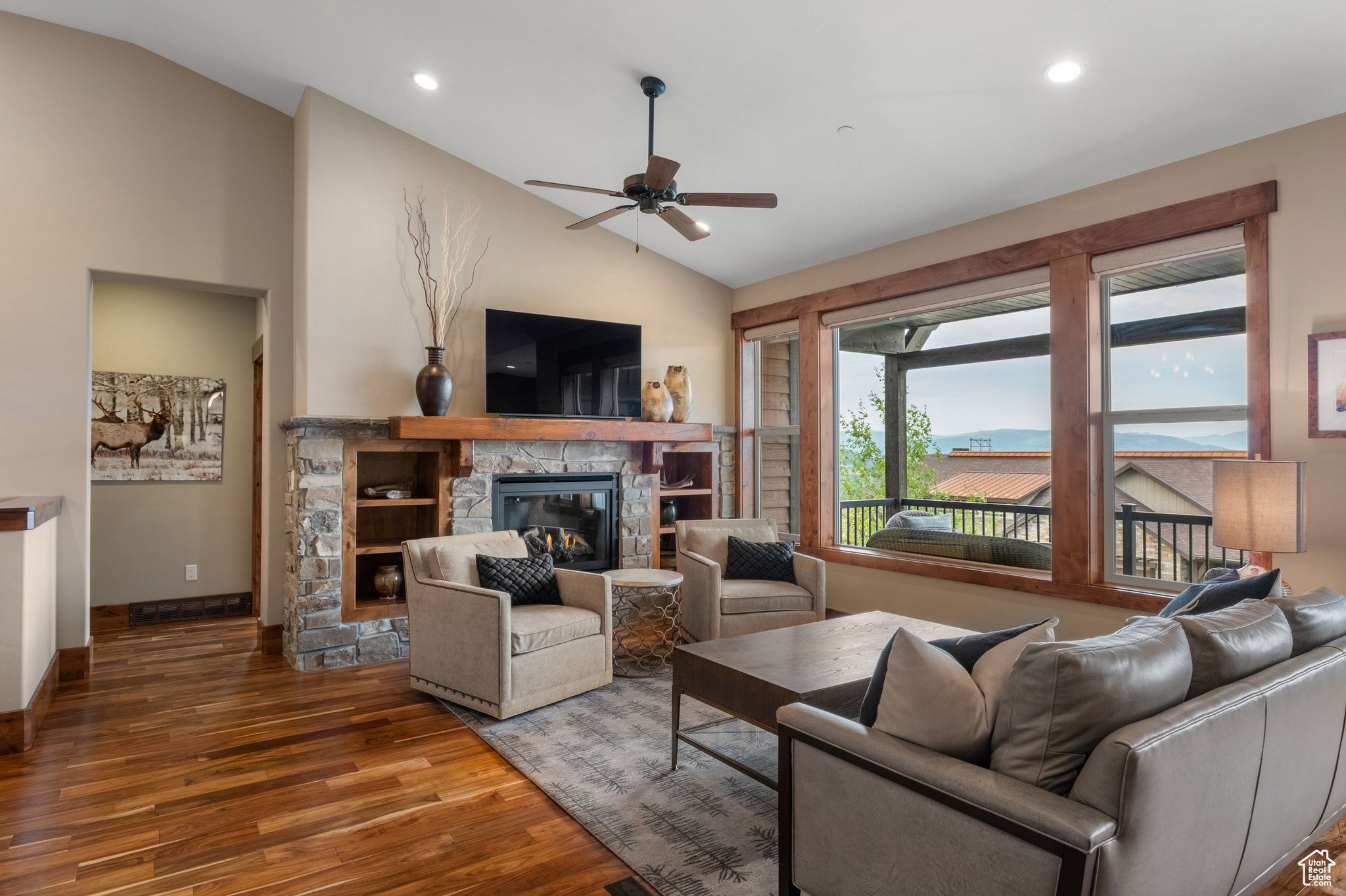 1738 E VIEWSIDE CIR