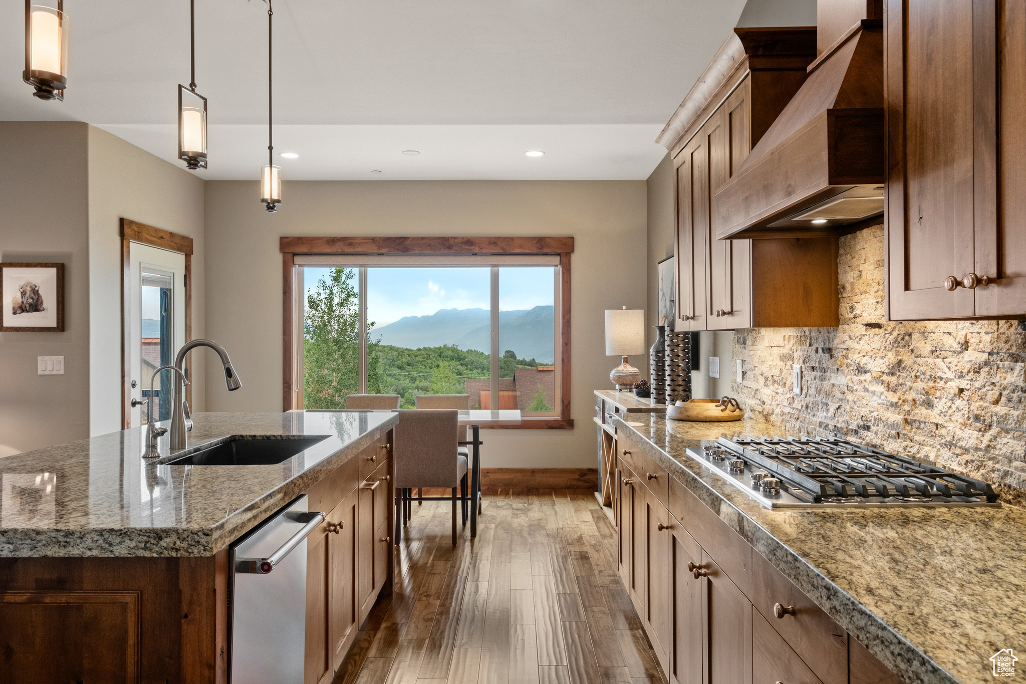 1738 E VIEWSIDE CIR