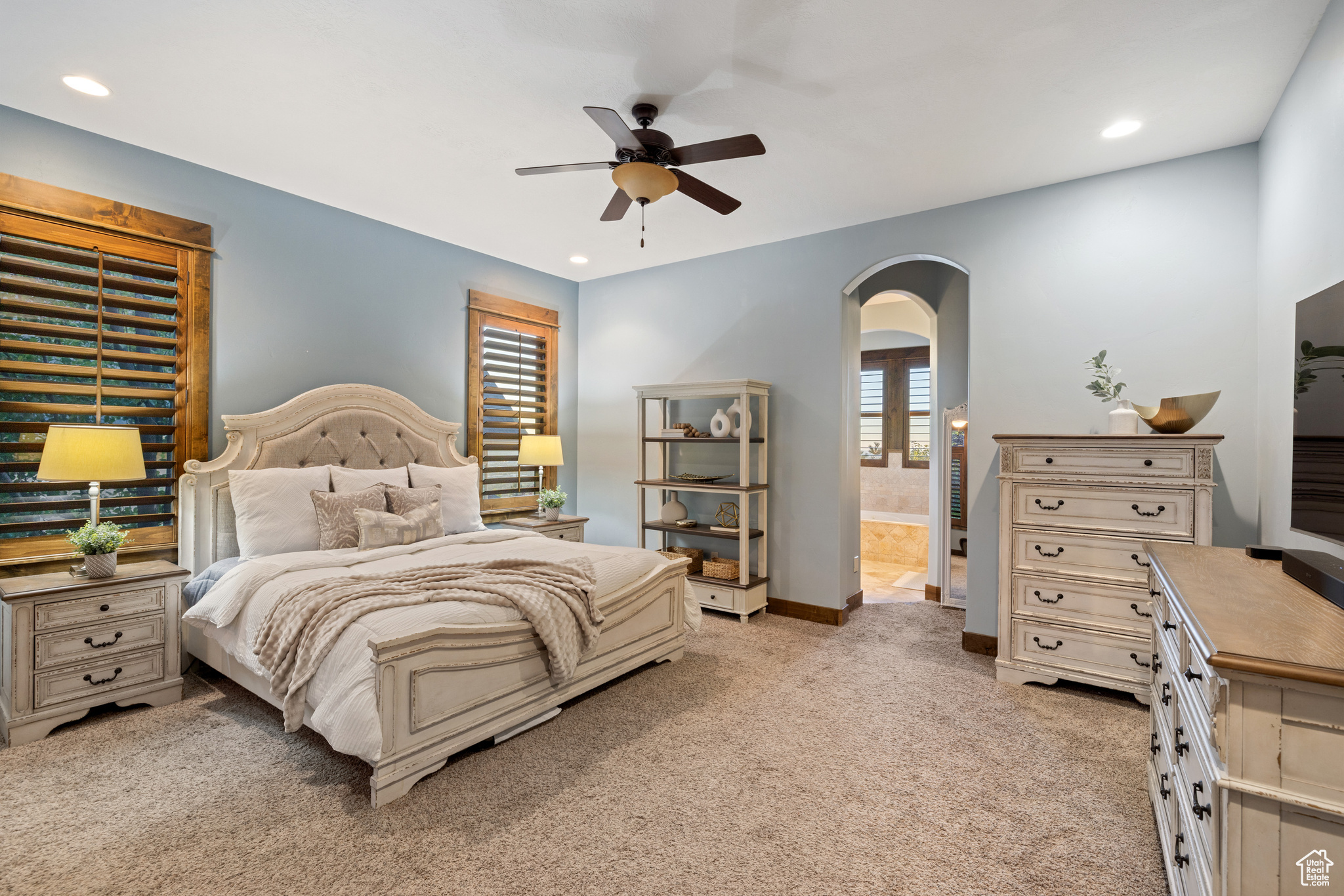 1867 E HARVEST OAK CIR