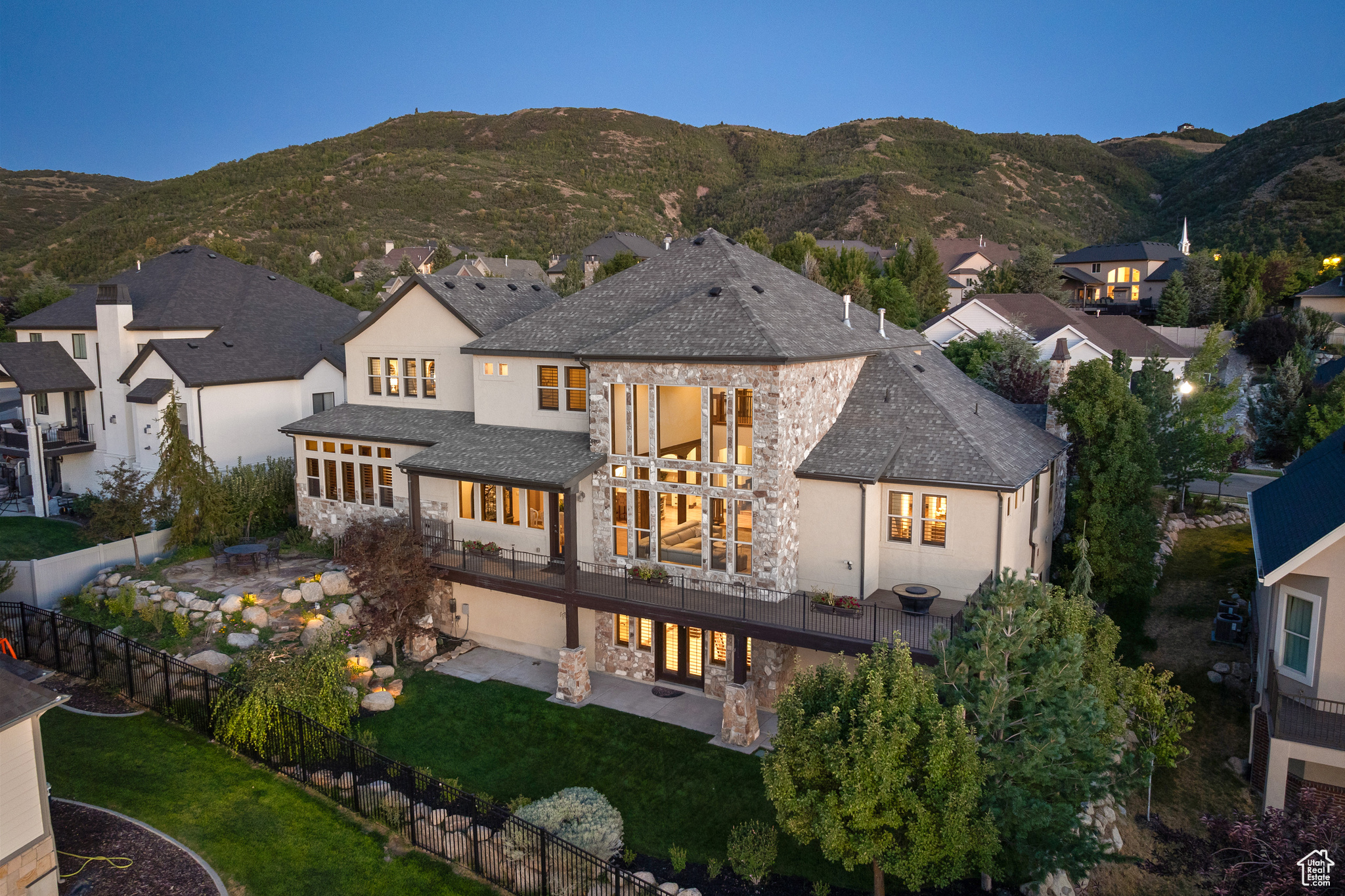 1867 E HARVEST OAK CIR