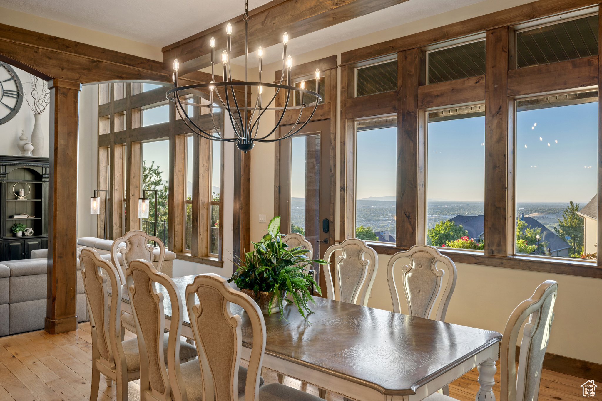 1867 E HARVEST OAK CIR