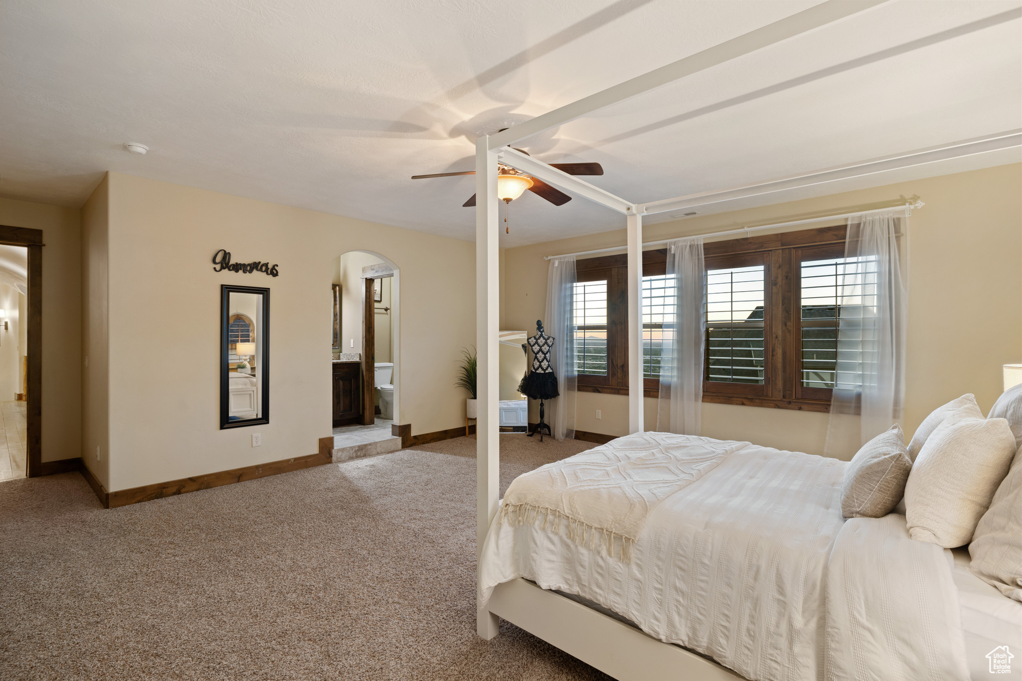 1867 E HARVEST OAK CIR