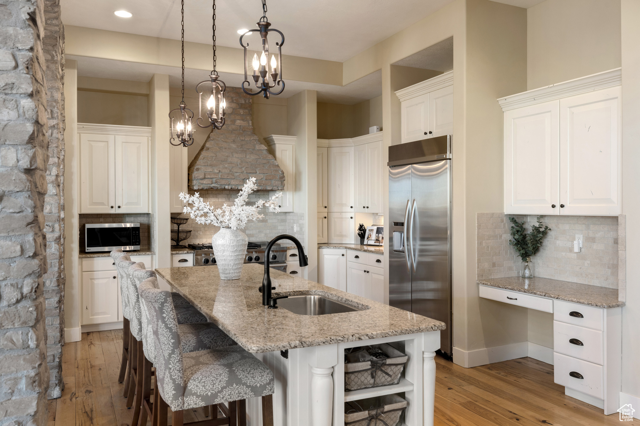 1867 E HARVEST OAK CIR