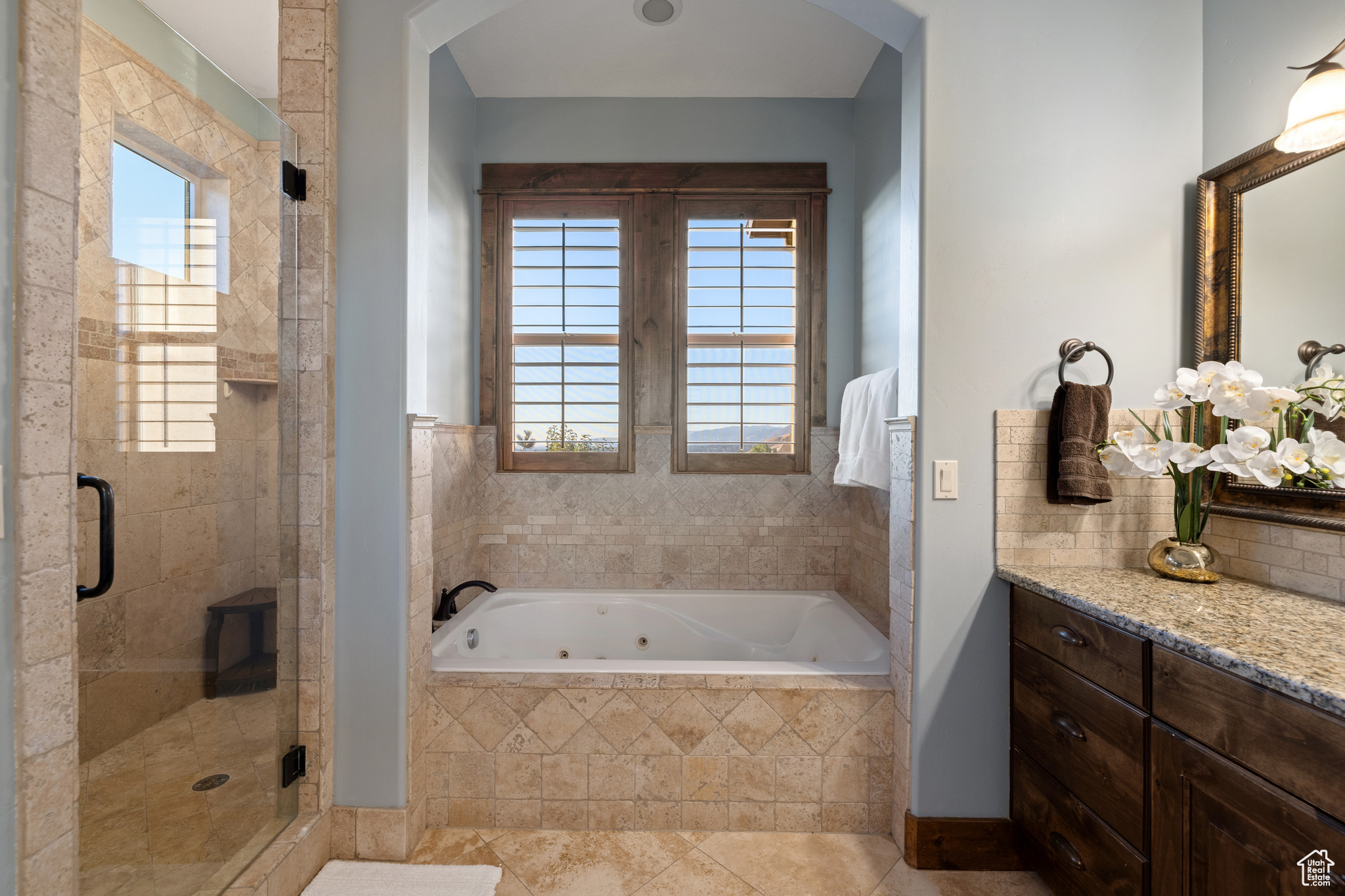 1867 E HARVEST OAK CIR