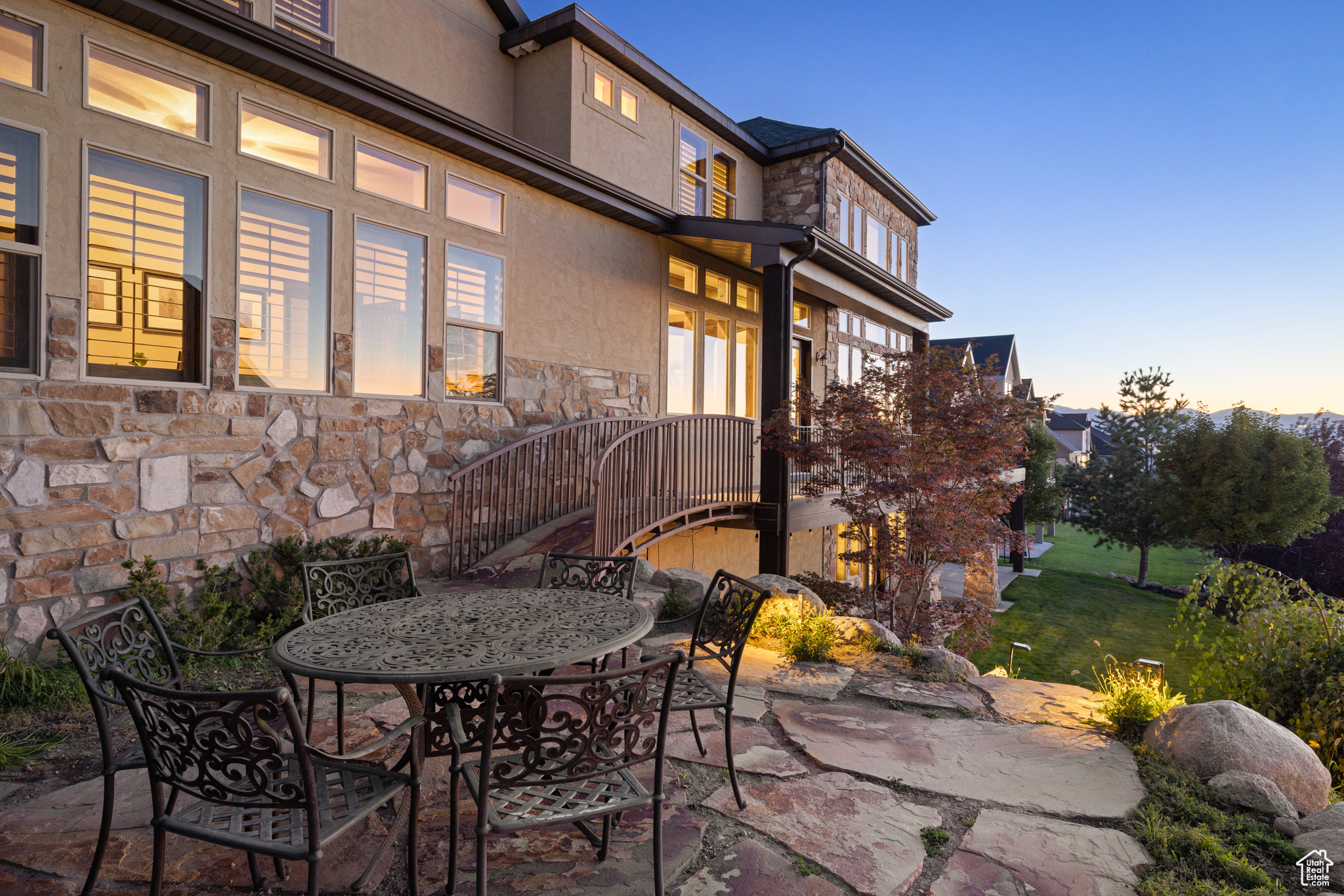 1867 E HARVEST OAK CIR