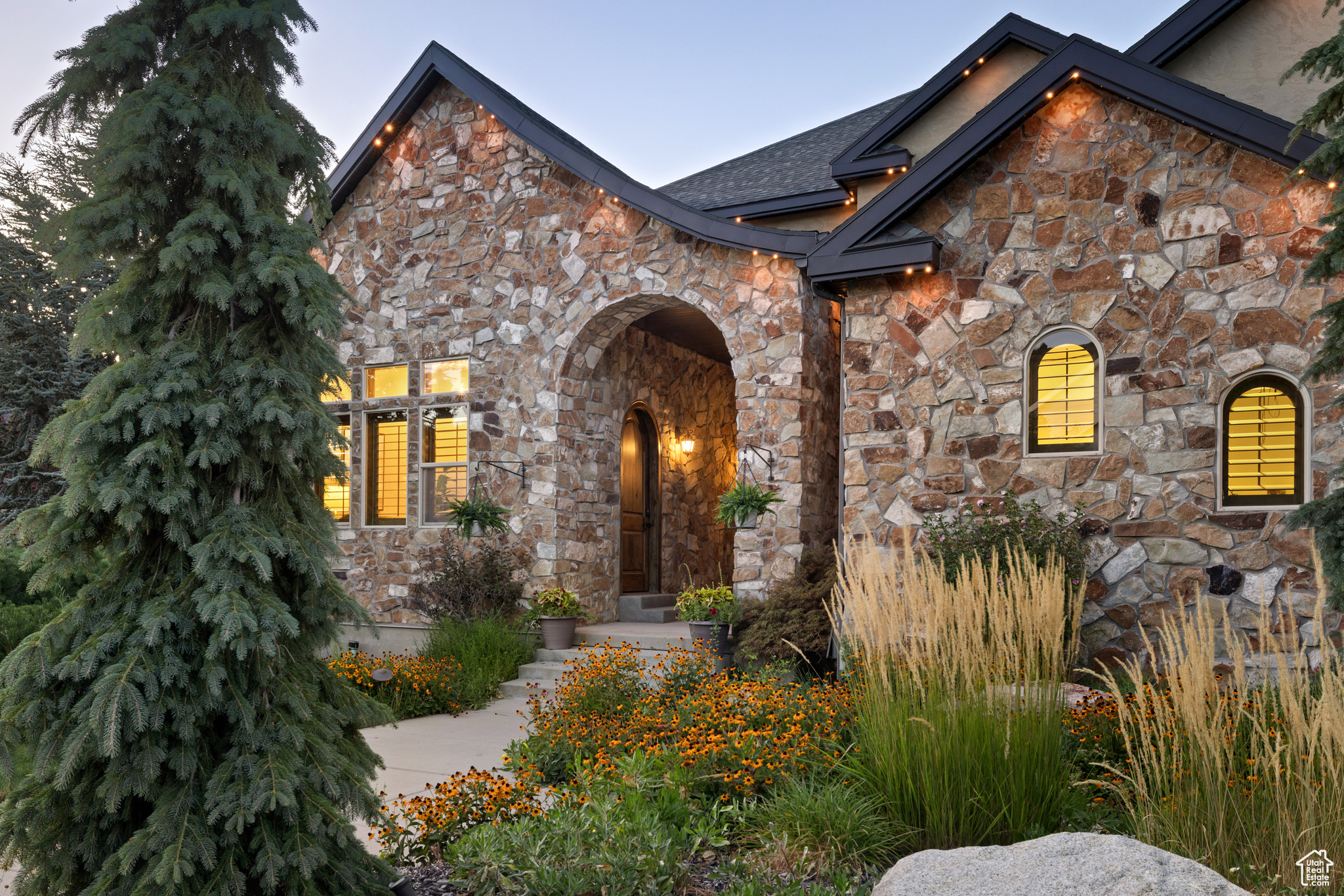 1867 E HARVEST OAK CIR