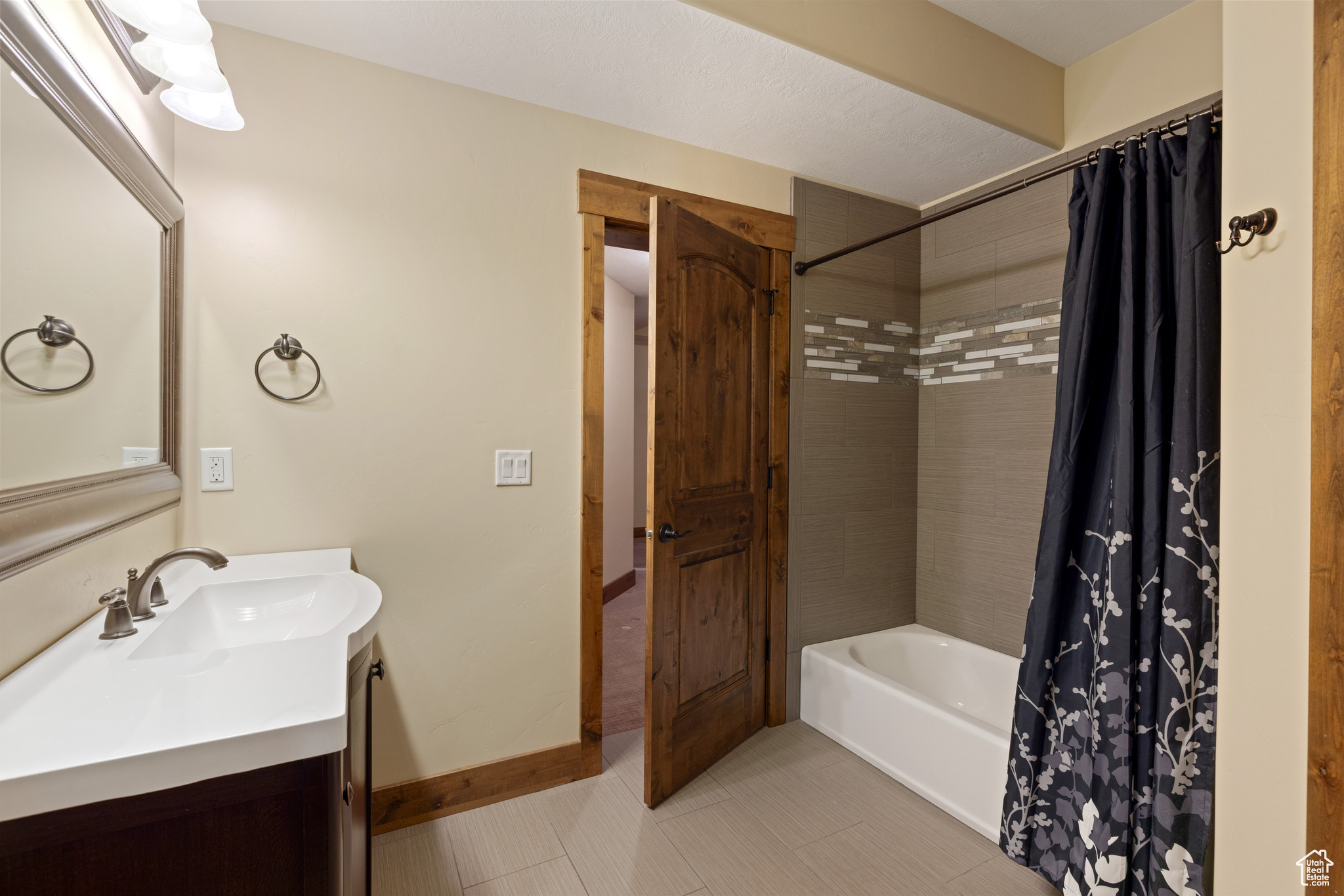 1867 E HARVEST OAK CIR