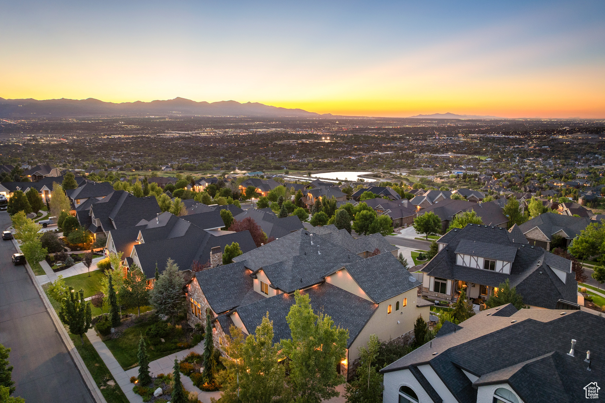 1867 E HARVEST OAK CIR