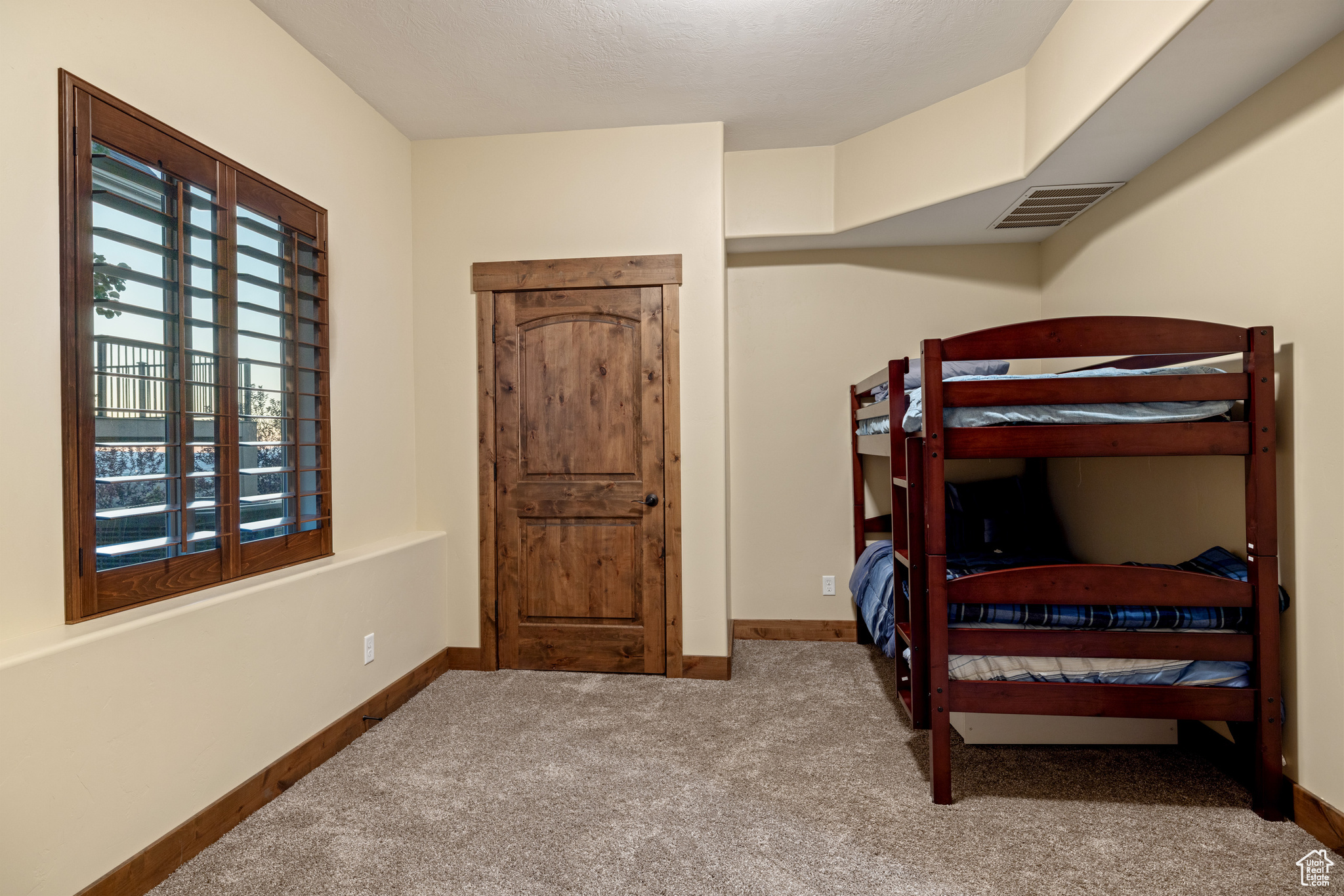 1867 E HARVEST OAK CIR