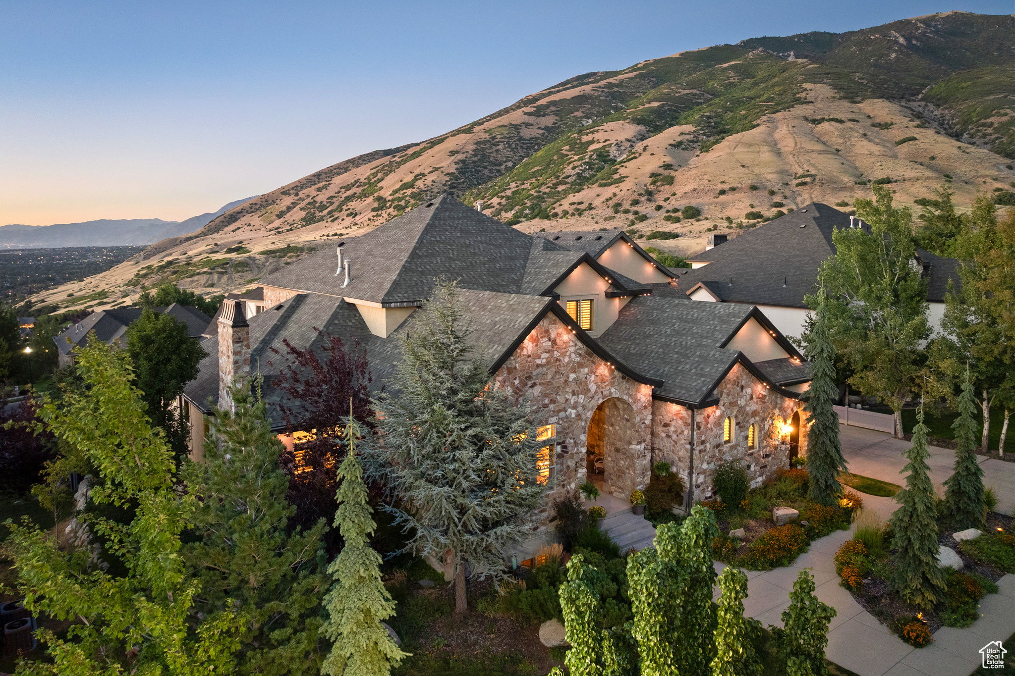 1867 E HARVEST OAK CIR