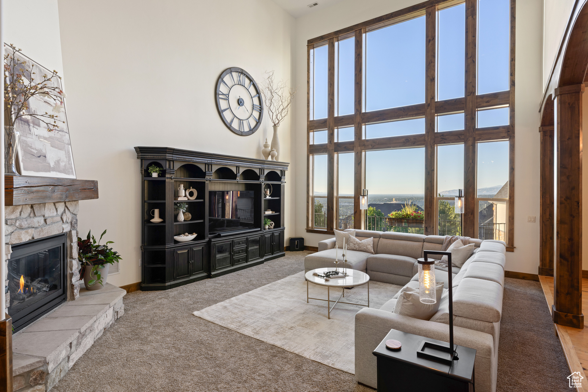 1867 E HARVEST OAK CIR