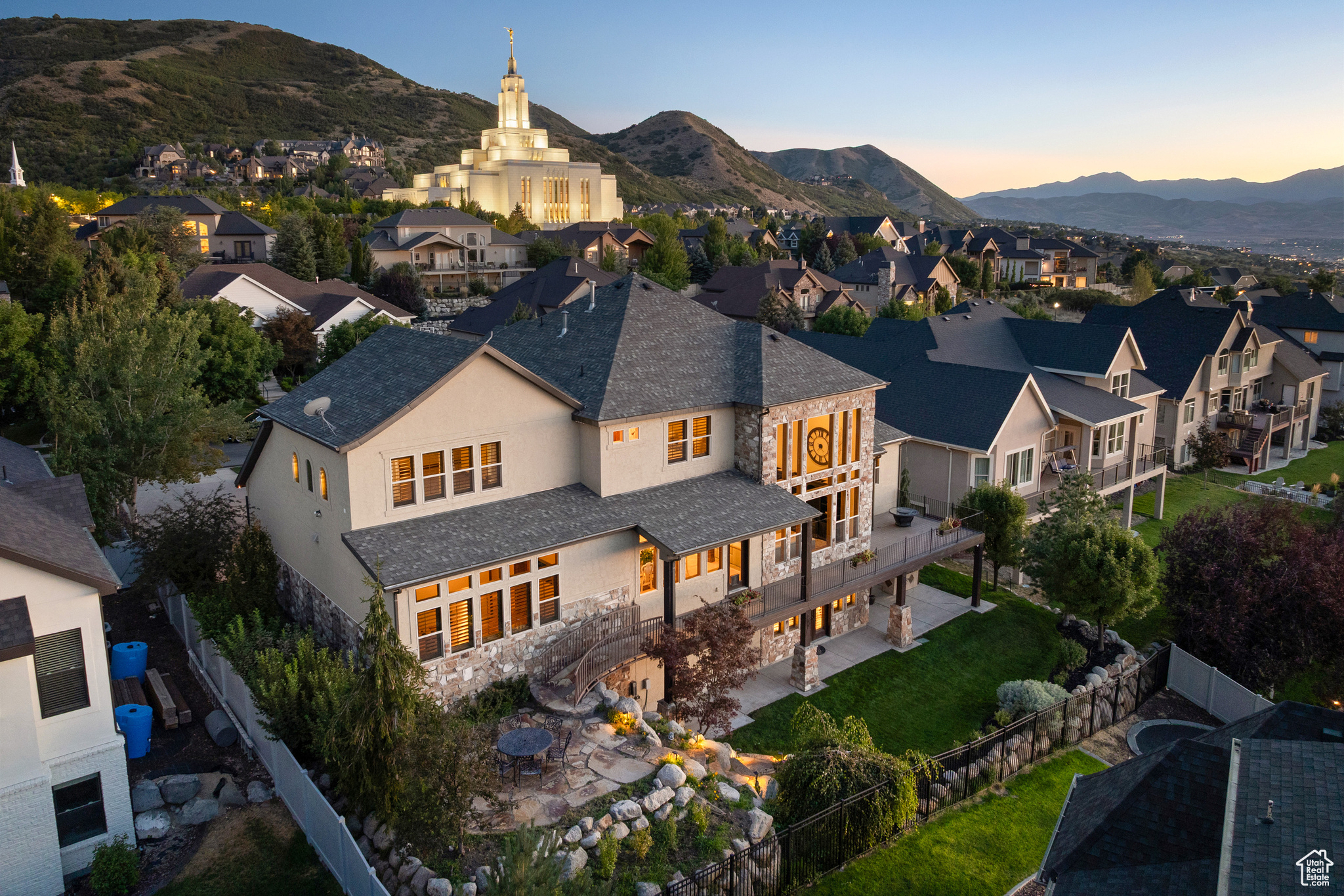 1867 E HARVEST OAK CIR
