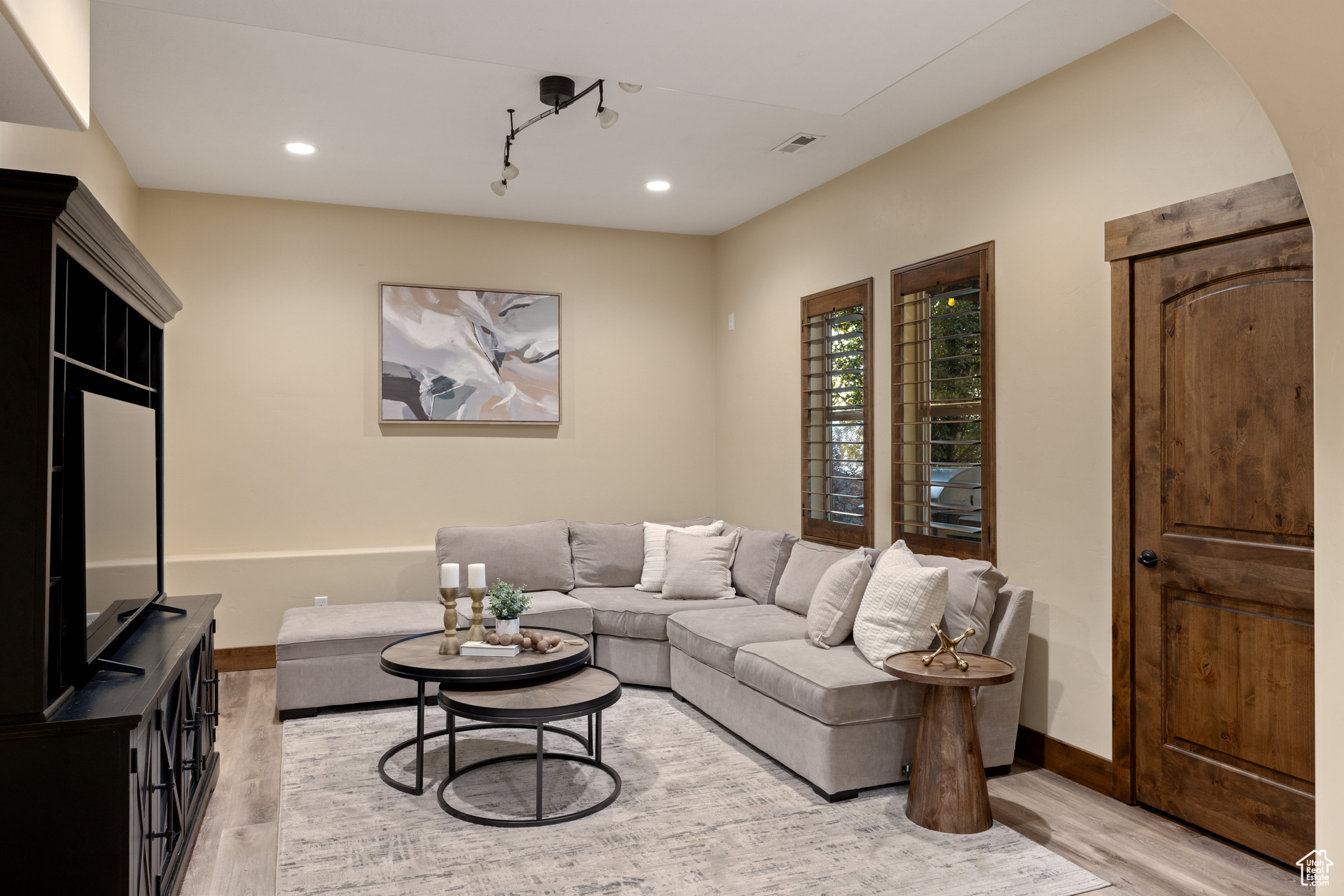 1867 E HARVEST OAK CIR