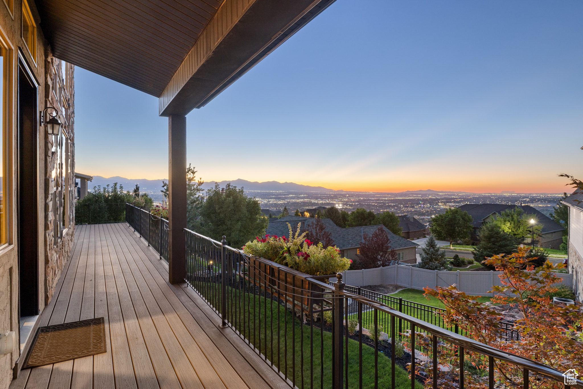 1867 E HARVEST OAK CIR