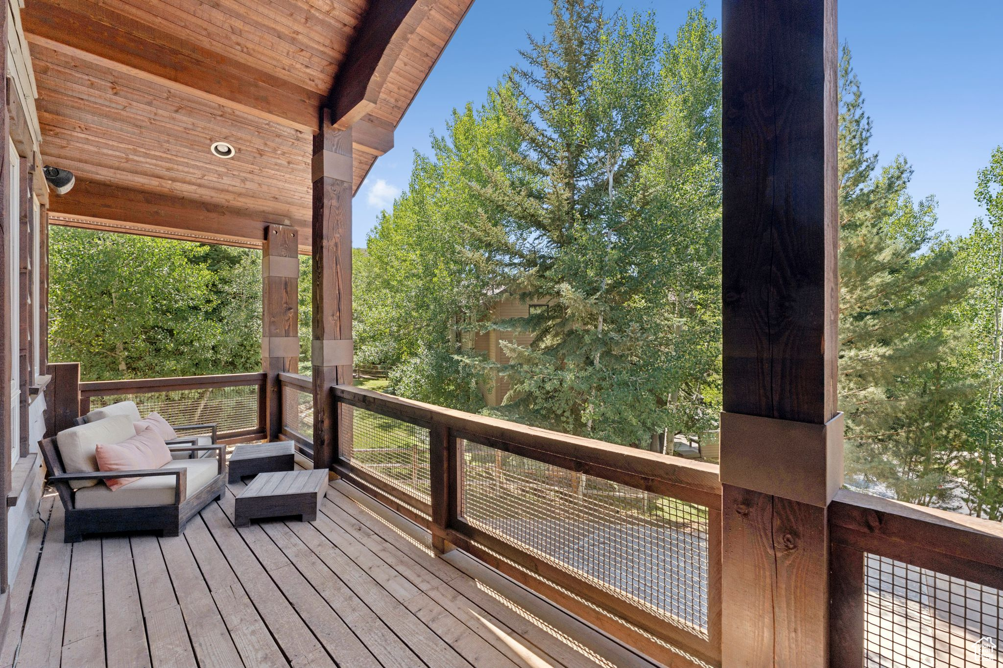 2510 QUEEN ESTHER DR