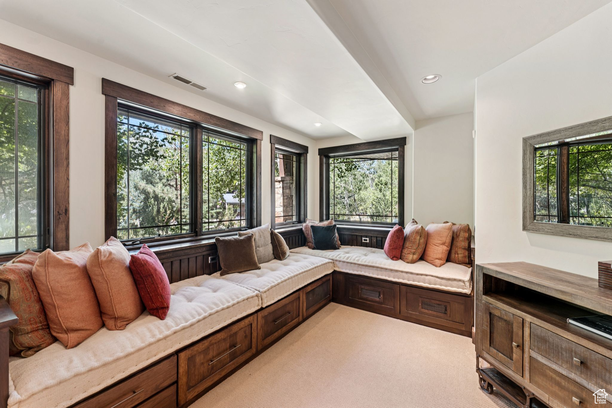 2510 QUEEN ESTHER DR