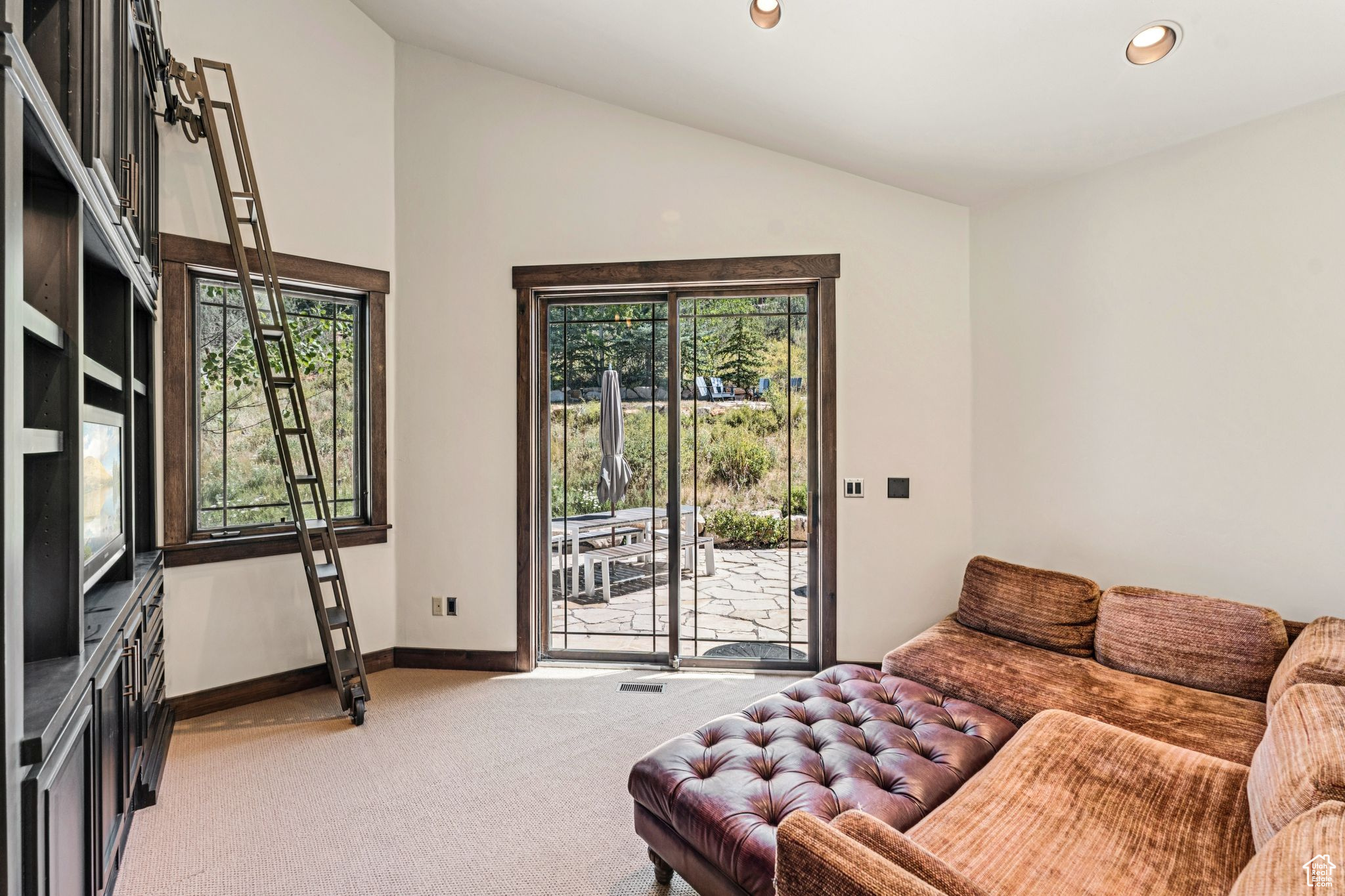 2510 QUEEN ESTHER DR