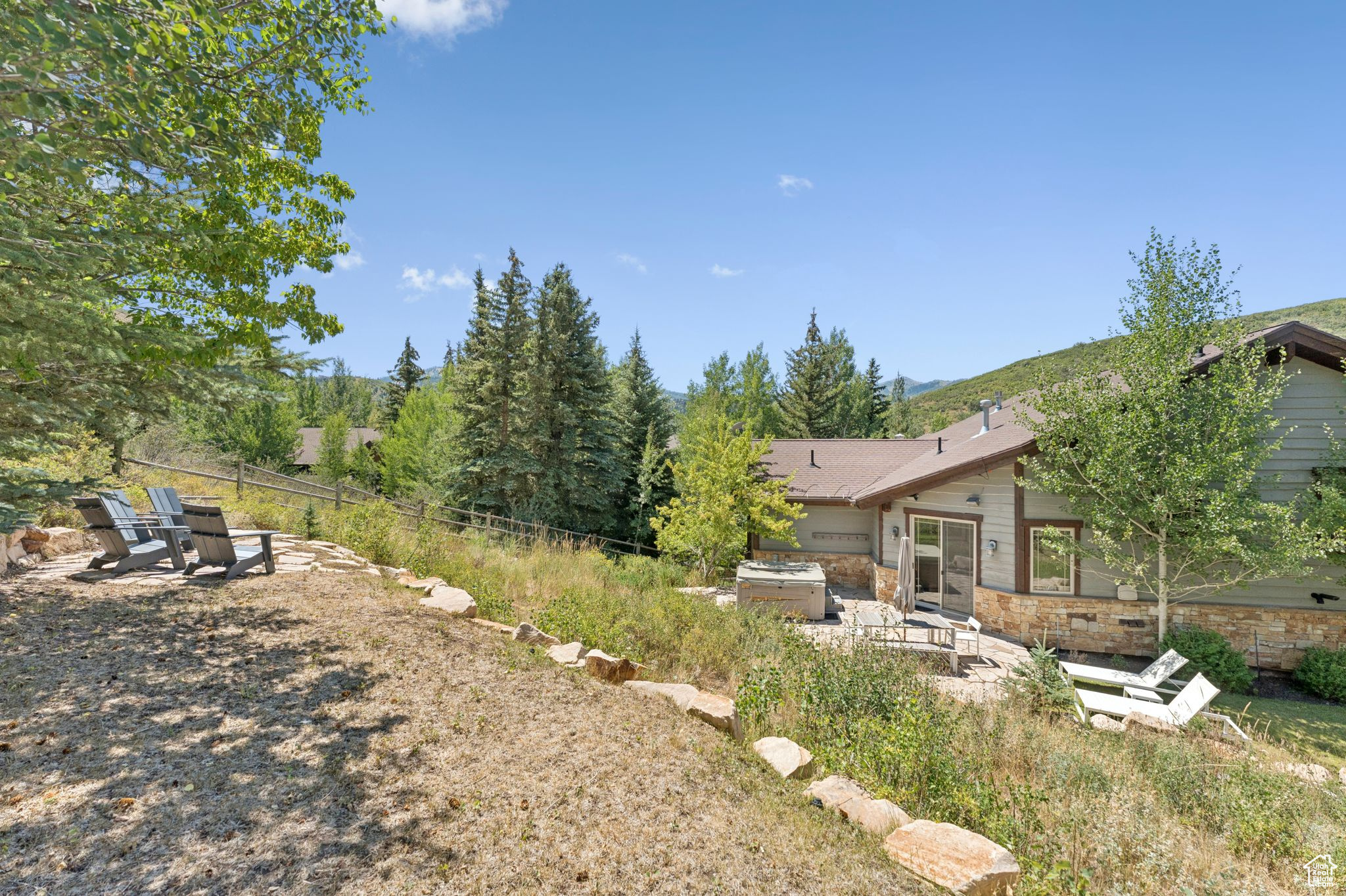 2510 QUEEN ESTHER DR
