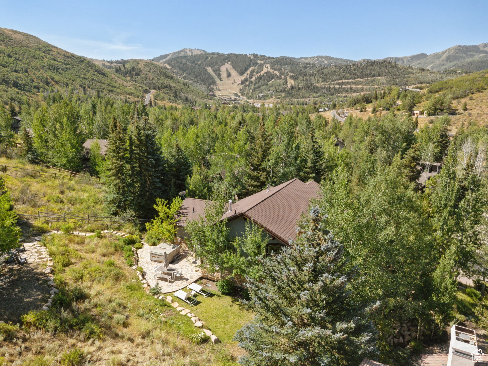 2510 QUEEN ESTHER DR