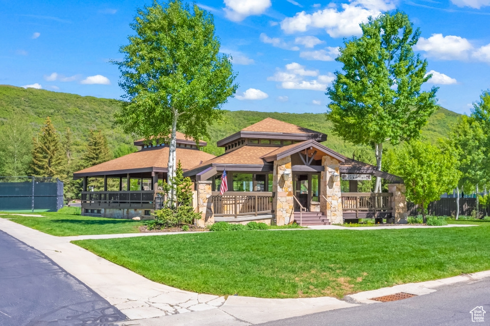 2510 QUEEN ESTHER DR