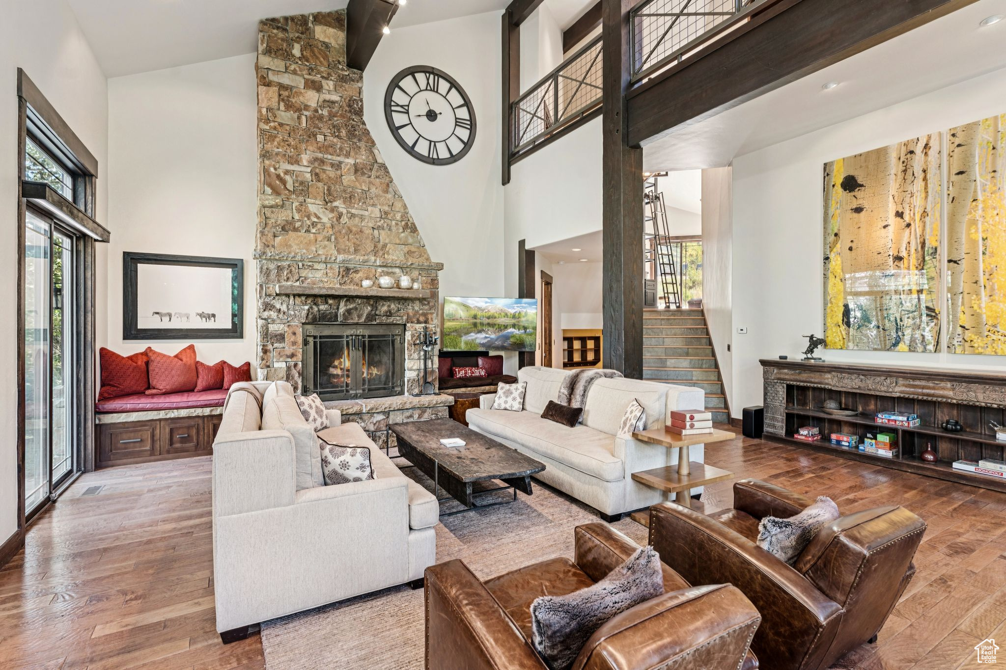 2510 QUEEN ESTHER DR