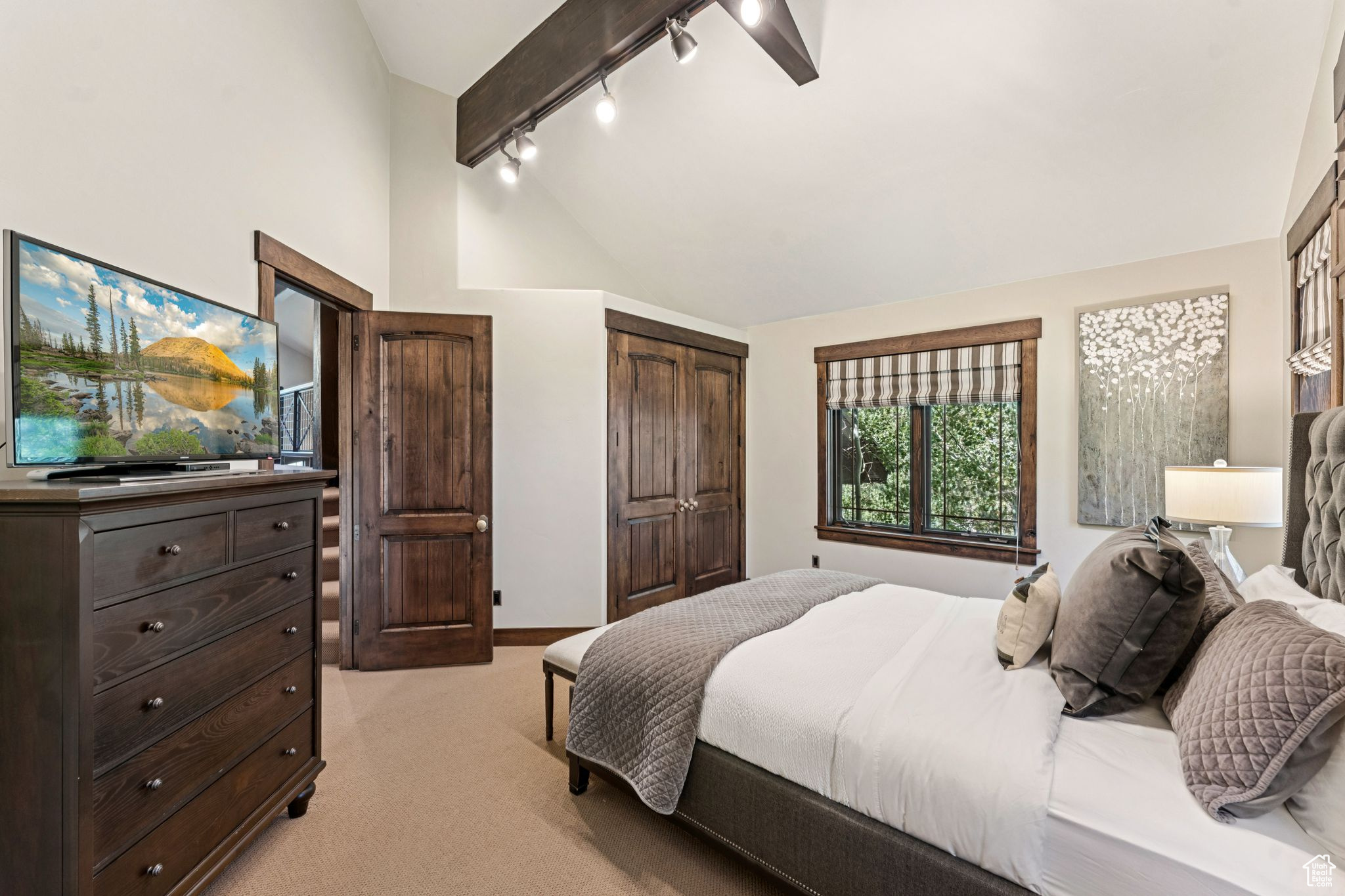 2510 QUEEN ESTHER DR