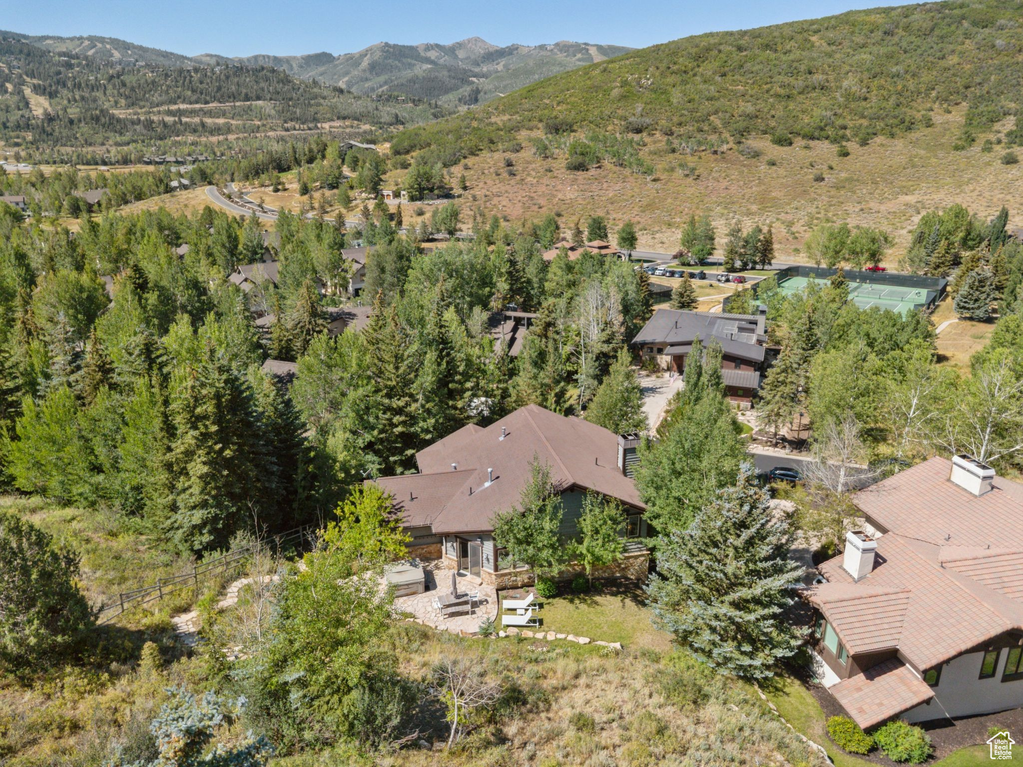 2510 QUEEN ESTHER DR