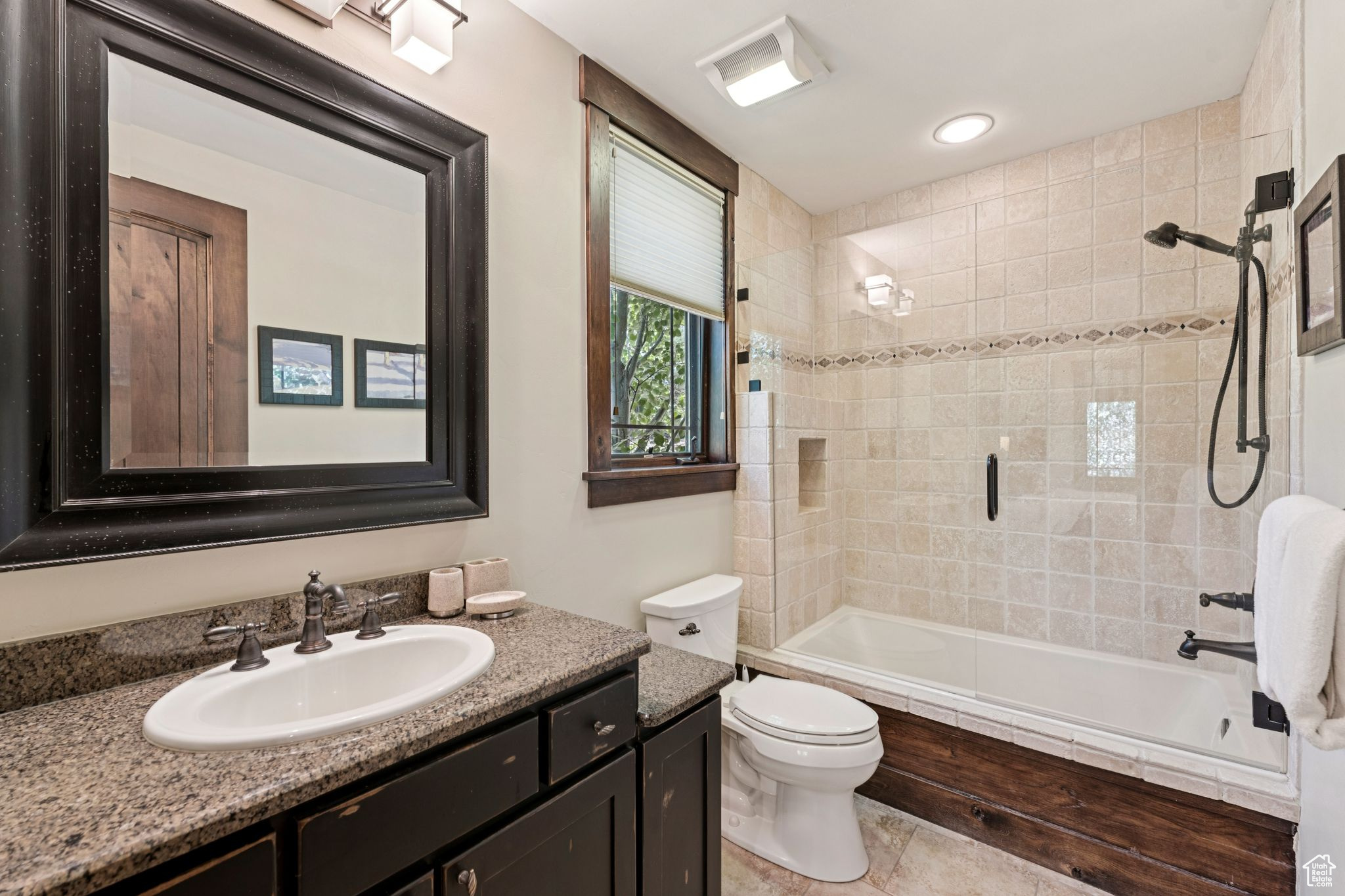 2510 QUEEN ESTHER DR