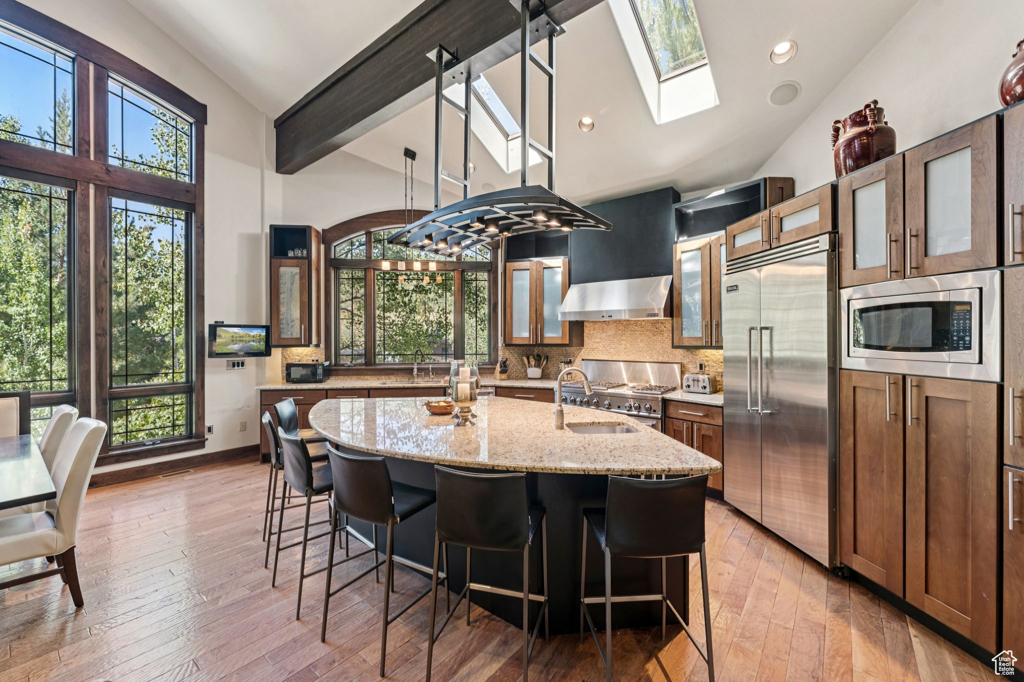 2510 QUEEN ESTHER DR
