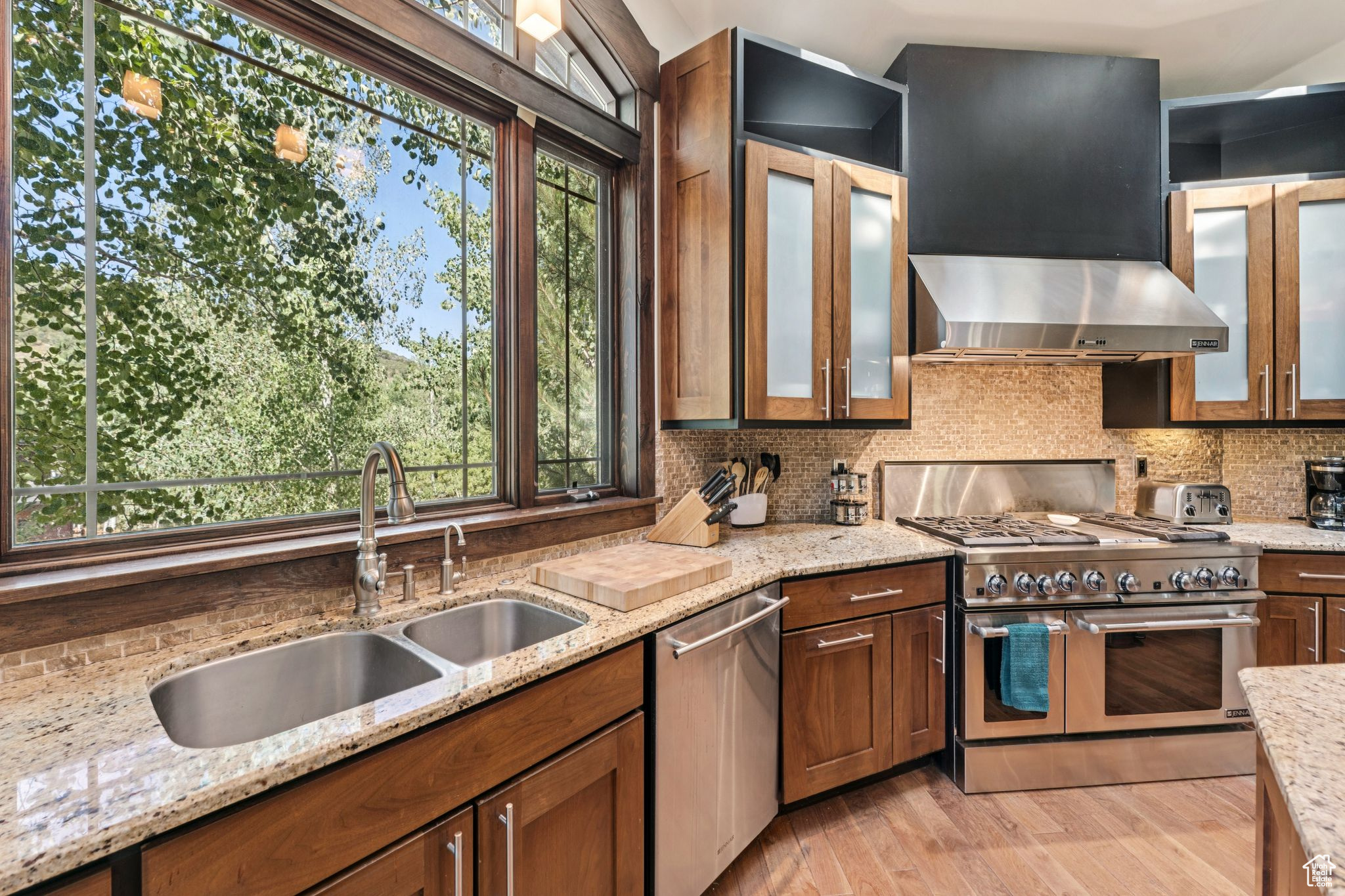 2510 QUEEN ESTHER DR