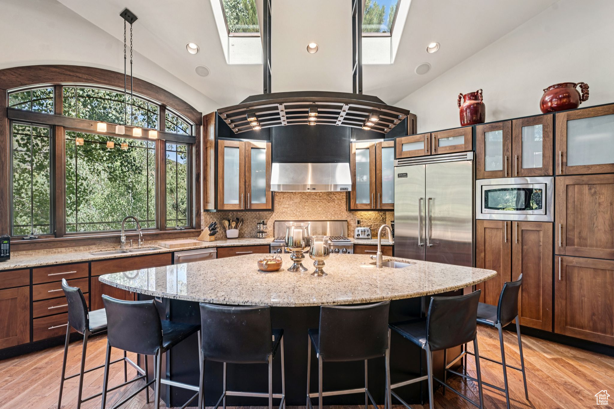 2510 QUEEN ESTHER DR