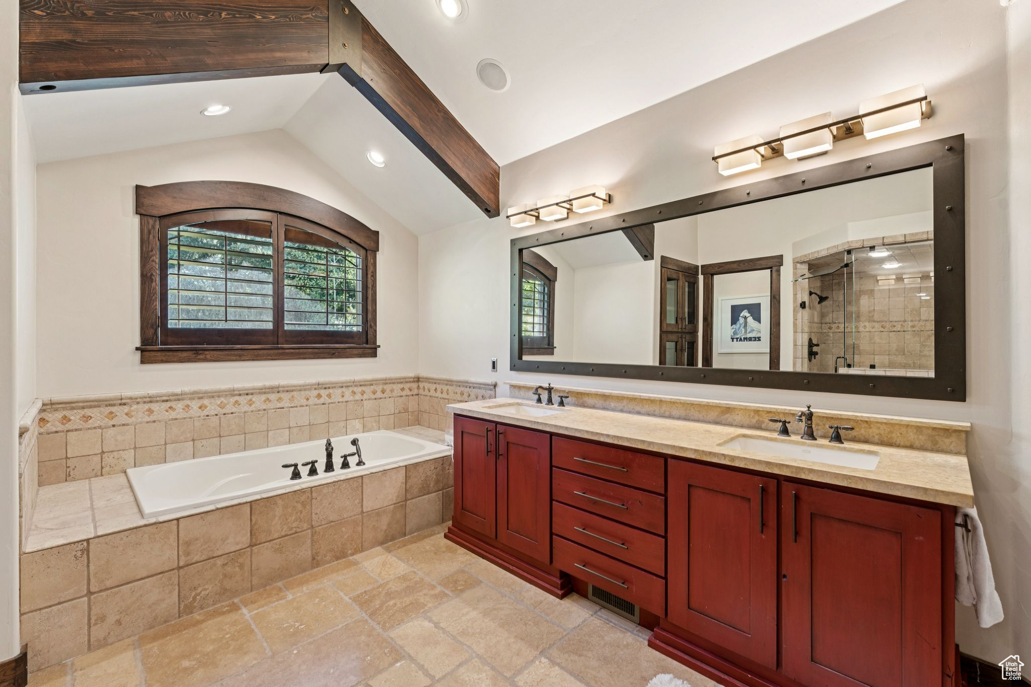 2510 QUEEN ESTHER DR