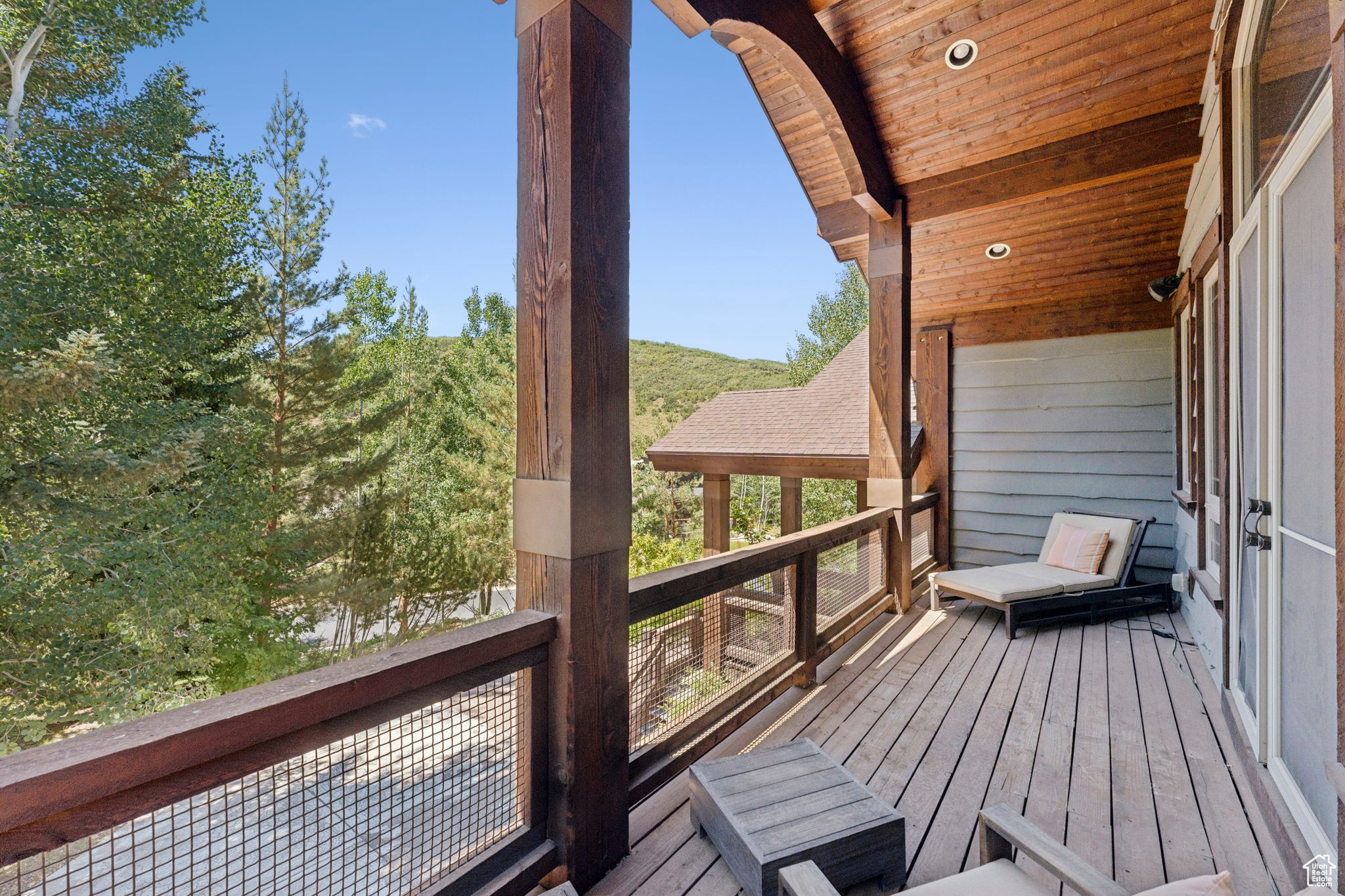 2510 QUEEN ESTHER DR