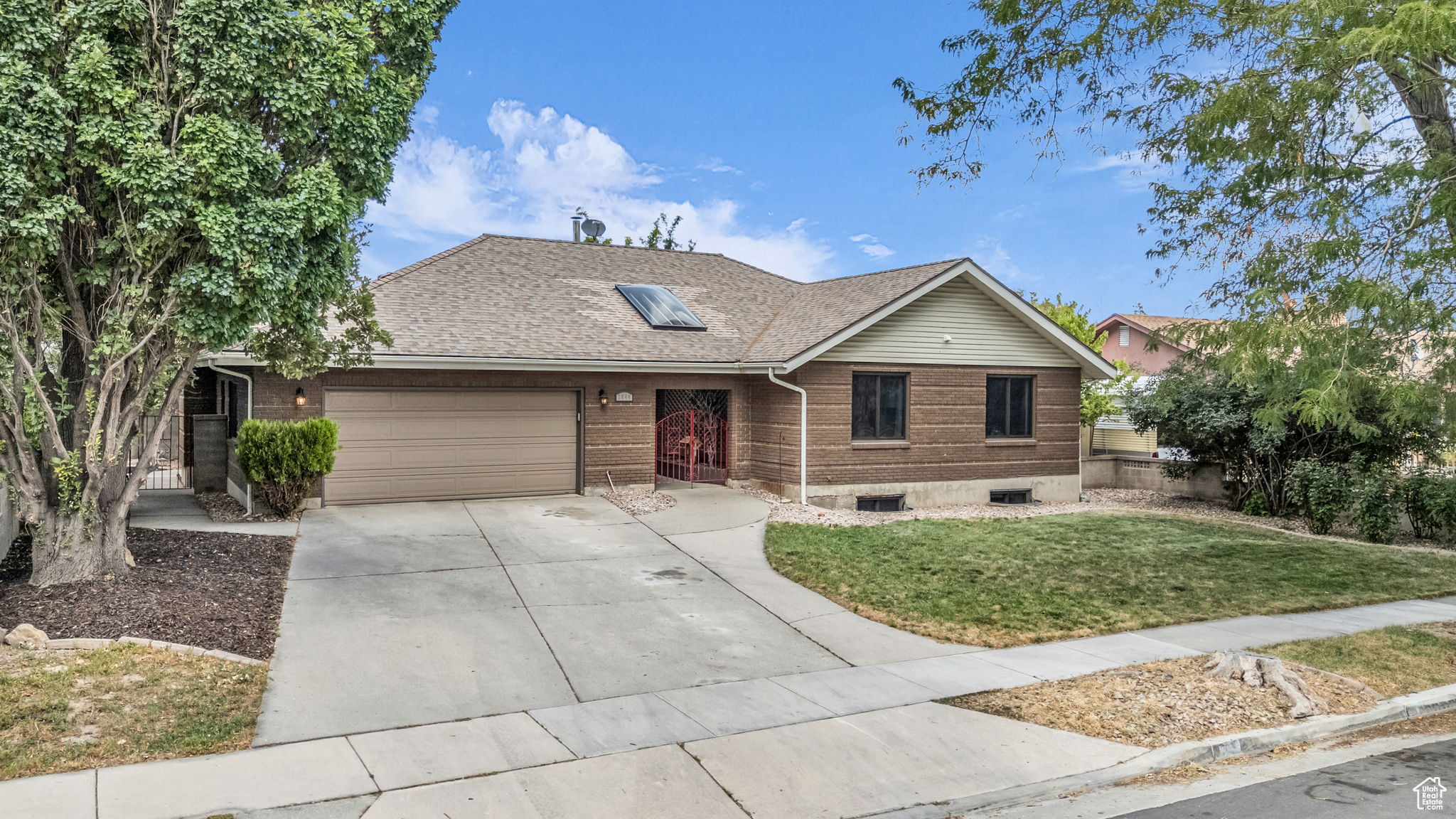 2044 W CEDAR BREAKS DR