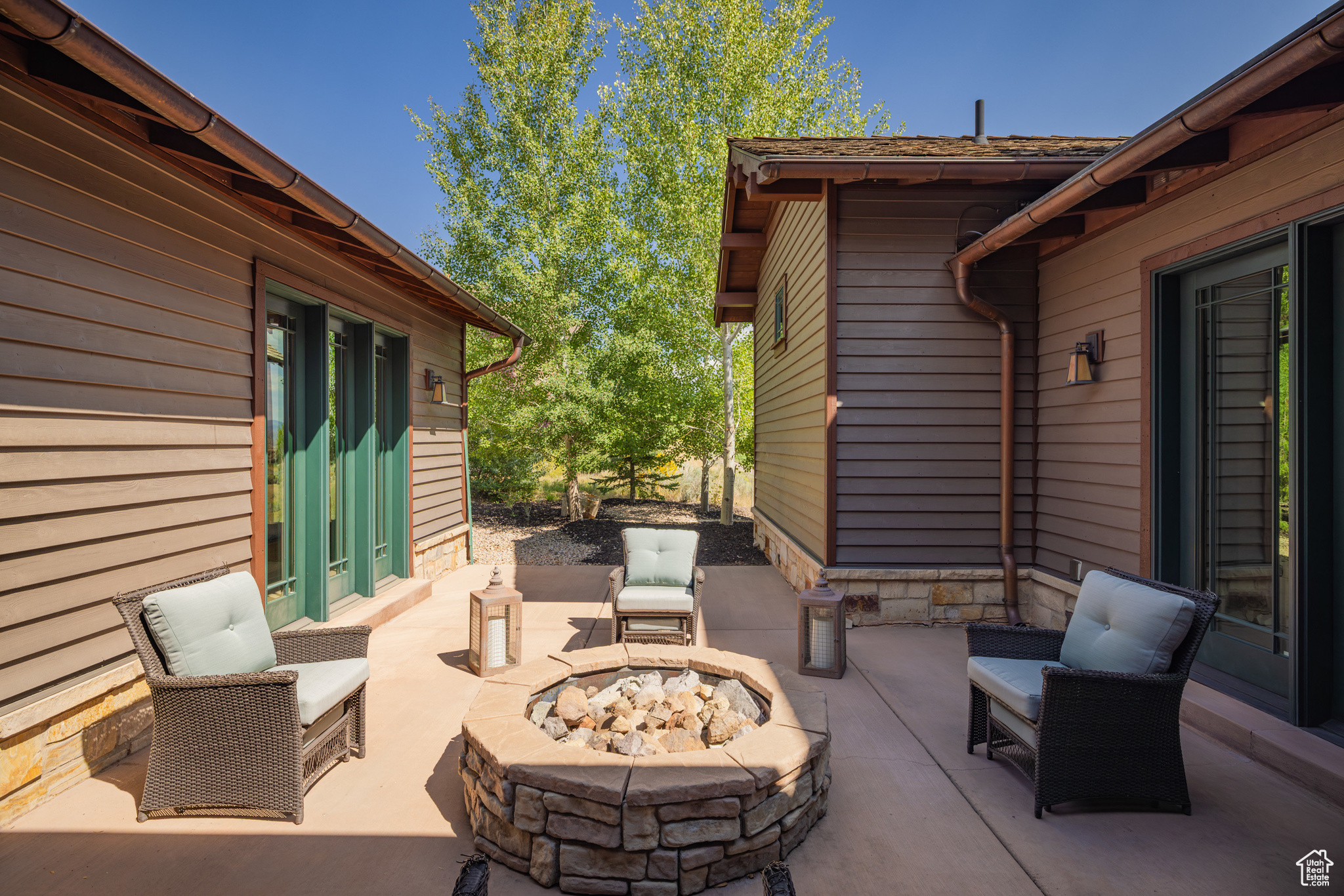 3212 E BROKERN SPEAR TRL