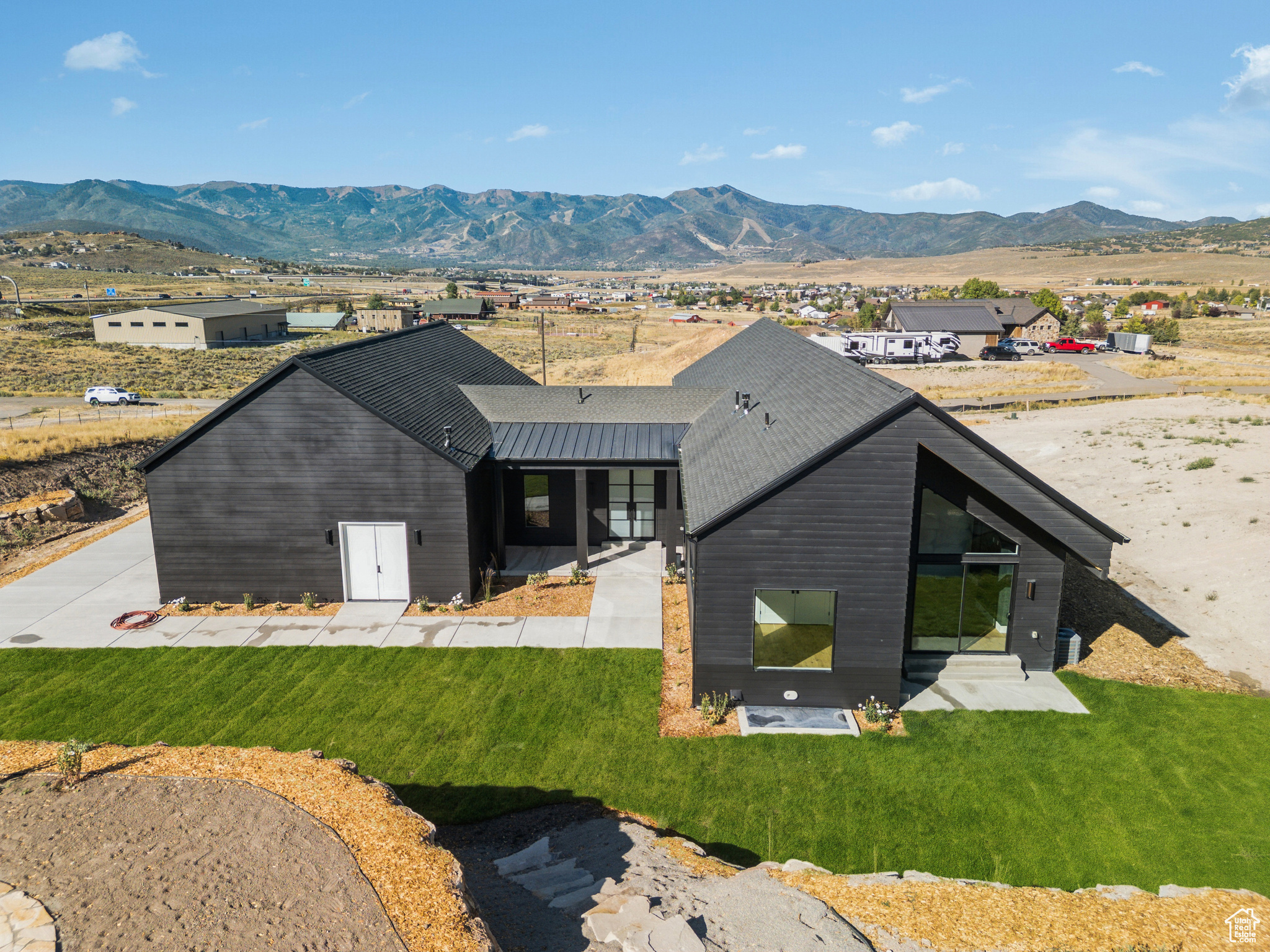 7382 ECHO LN