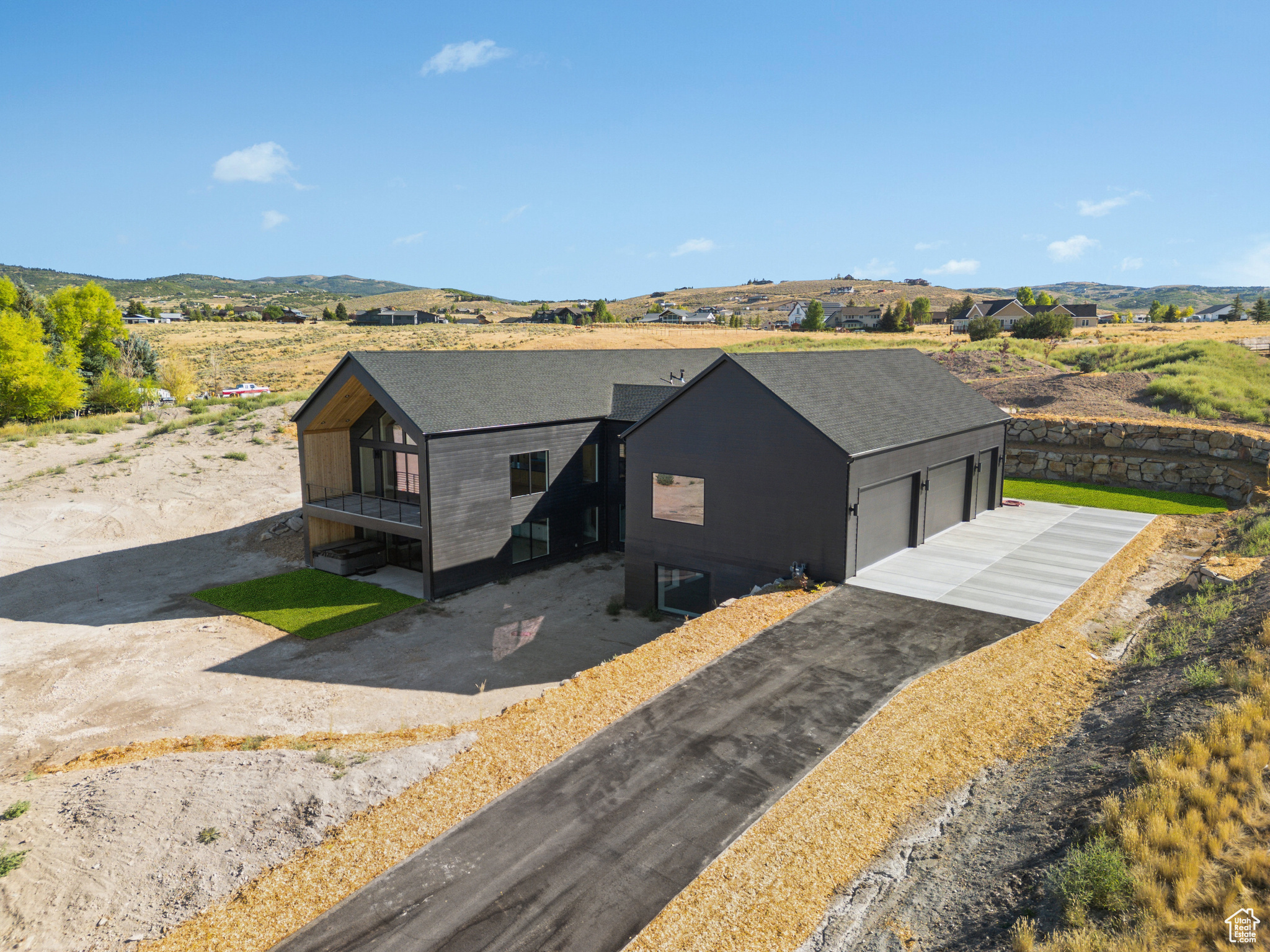 7382 ECHO LN