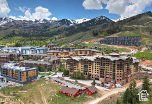 3855 GRAND SUMMIT DR #702 Q3