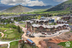 3855 GRAND SUMMIT DR #702 Q3