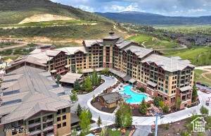 3855 GRAND SUMMIT DR #702 Q3