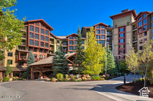 3855 GRAND SUMMIT DR #702 Q3