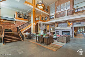 3855 GRAND SUMMIT DR #702 Q3