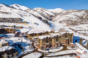 3855 GRAND SUMMIT DR #702 Q3