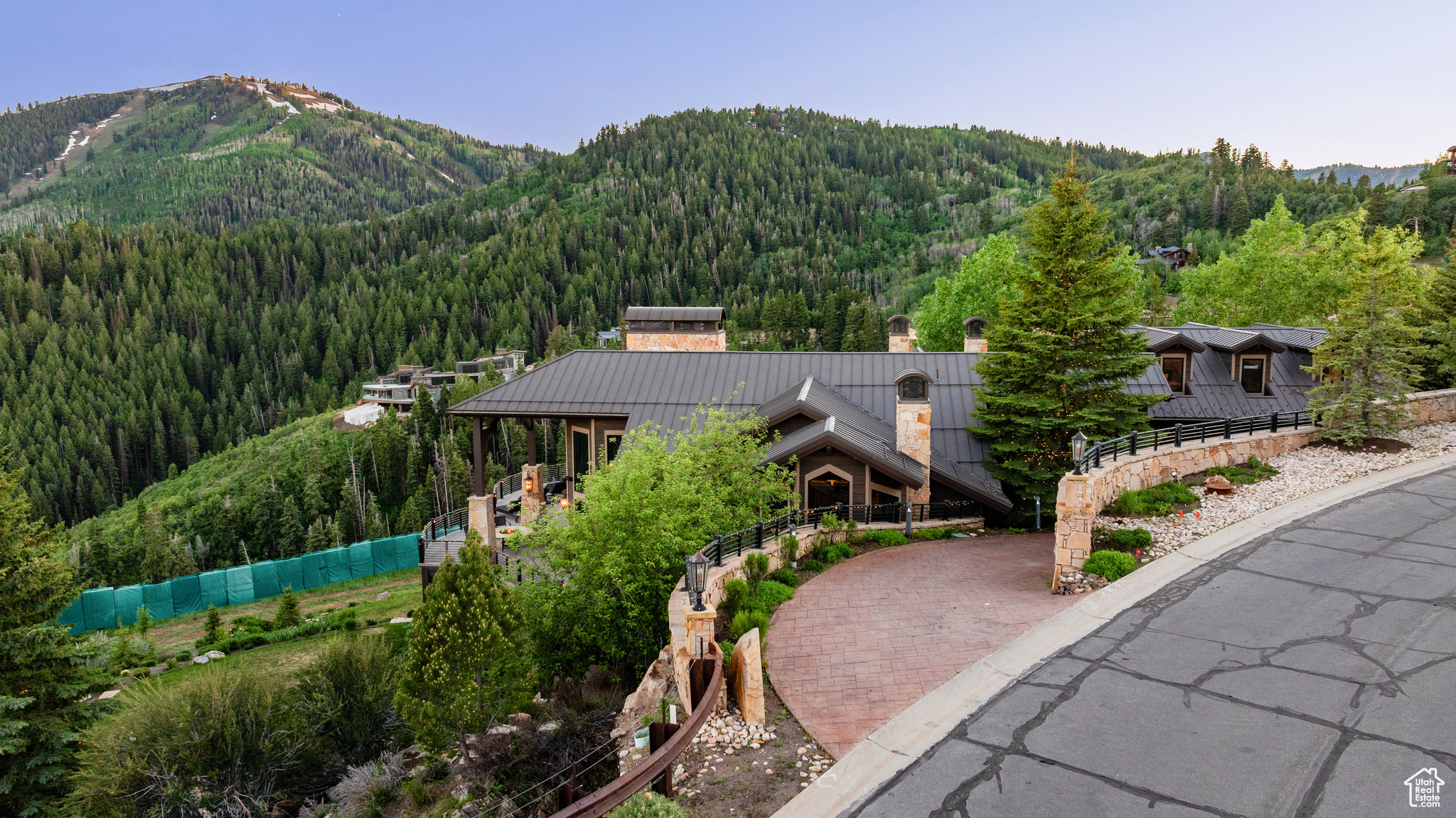 9985 SUMMIT VIEW DR