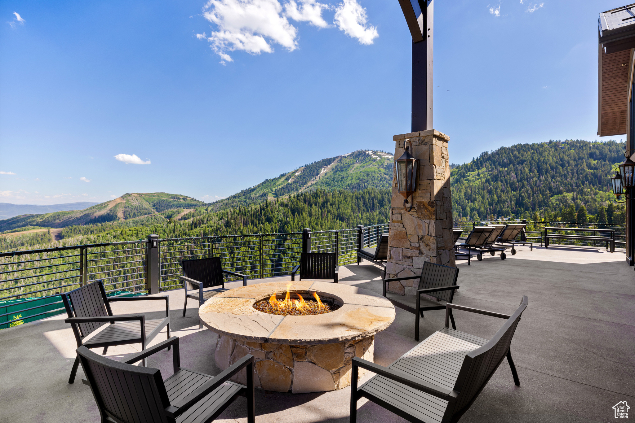 9985 SUMMIT VIEW DR