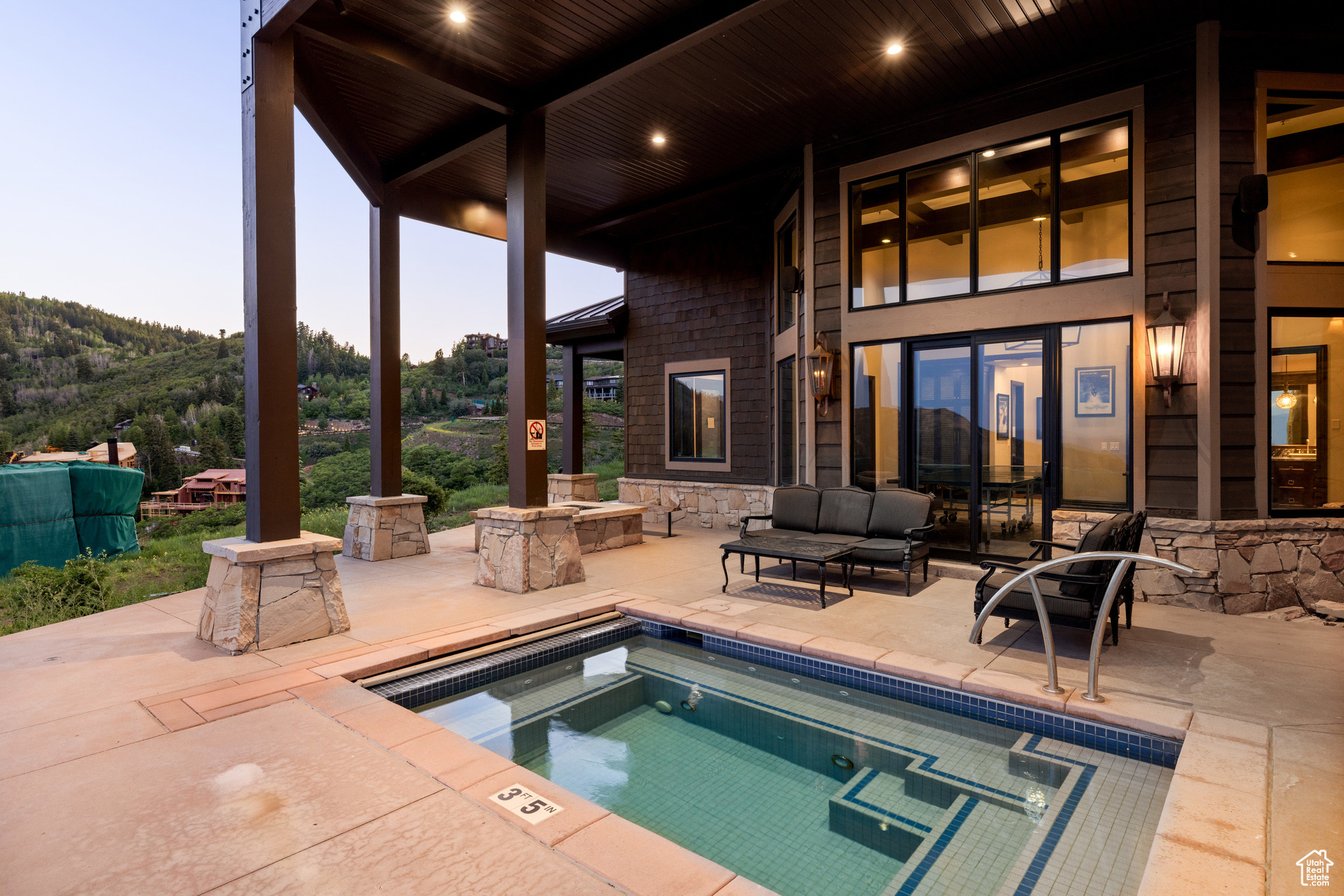 9985 SUMMIT VIEW DR