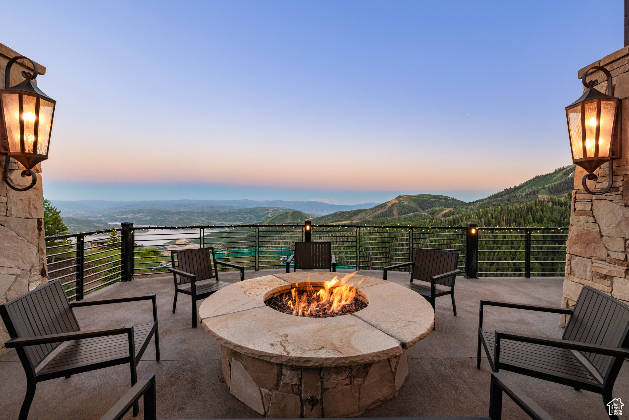 9985 SUMMIT VIEW DR