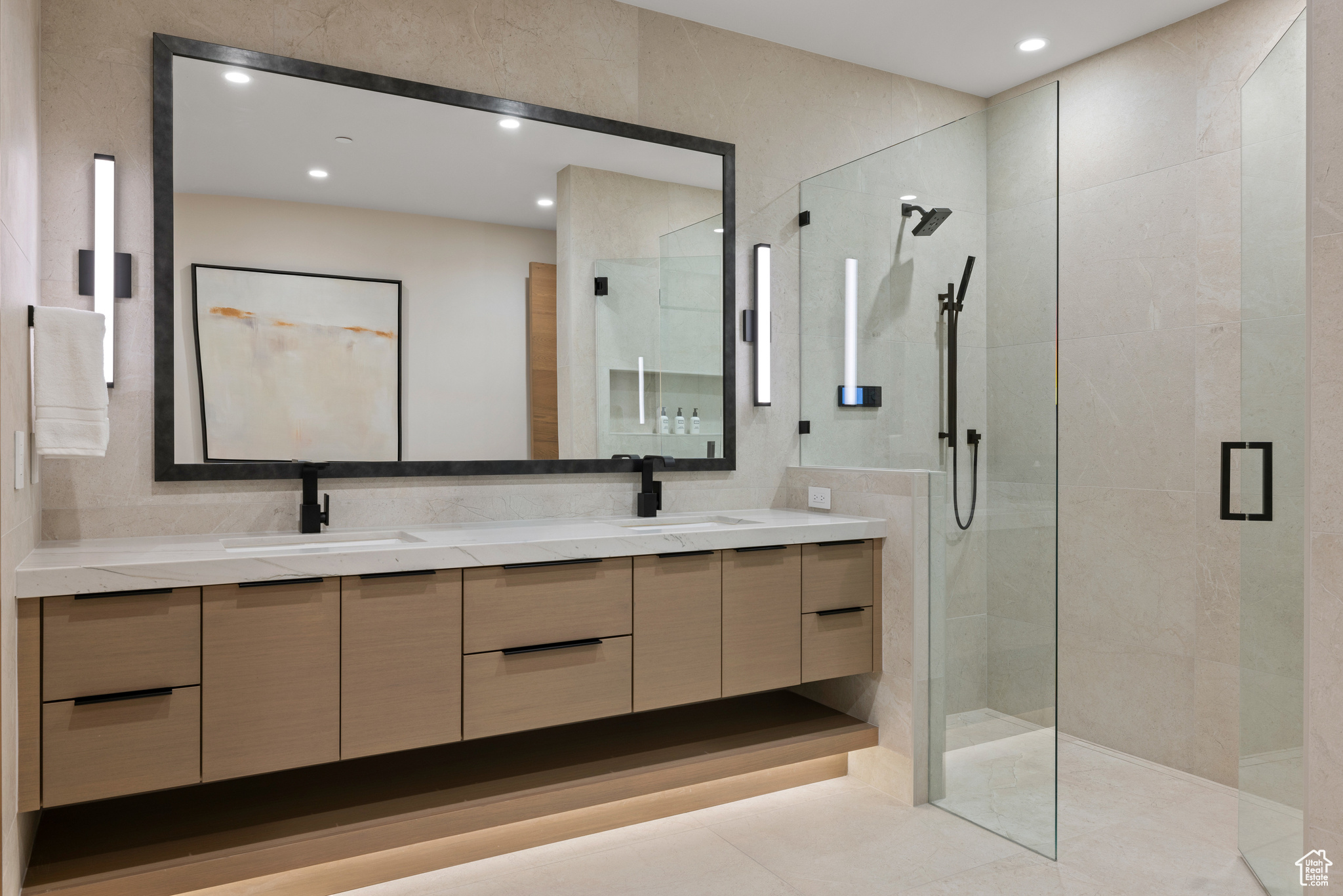 8945 MOONSHADOW CT